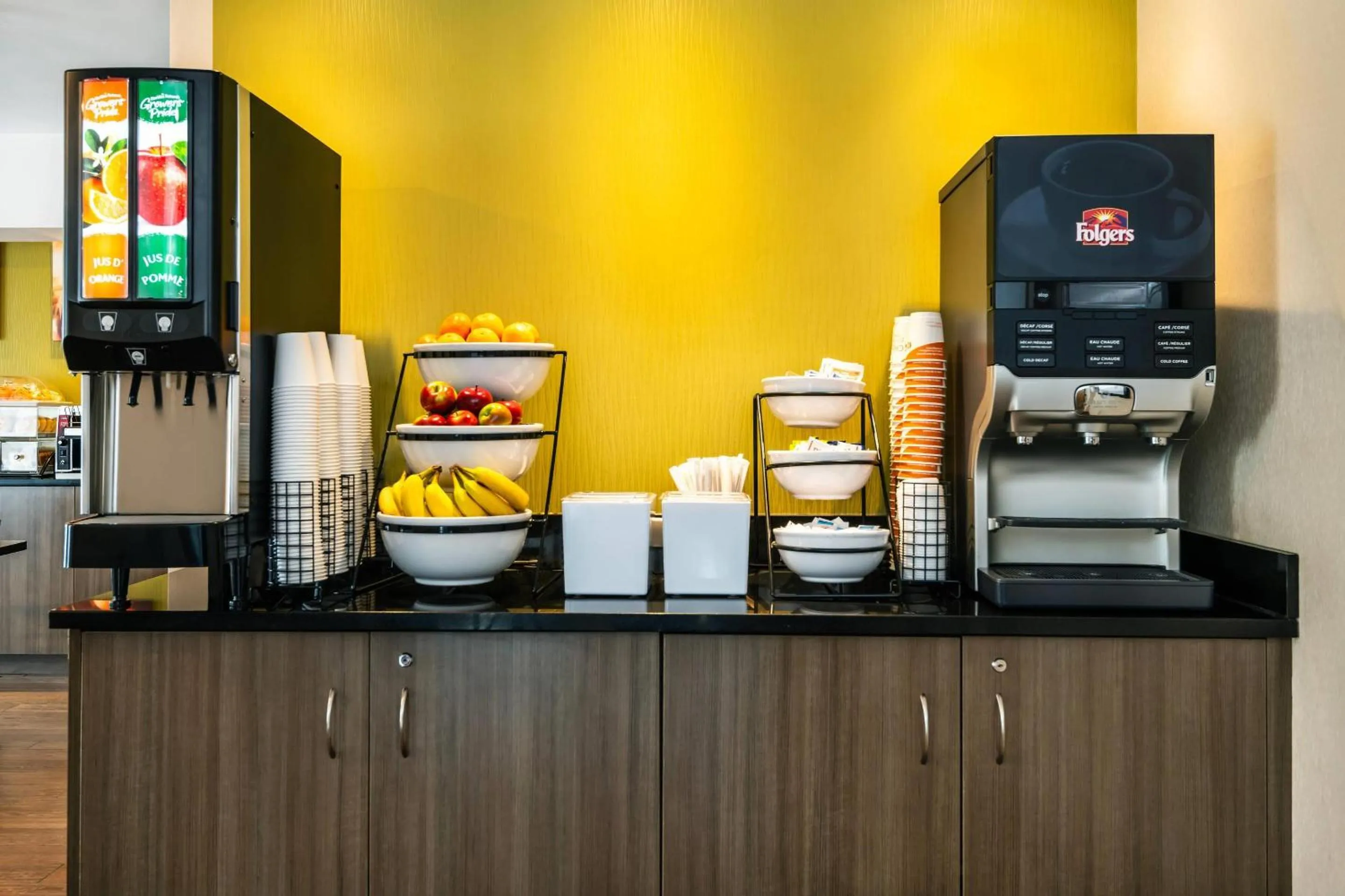 Breakfast in Comfort Inn Airport