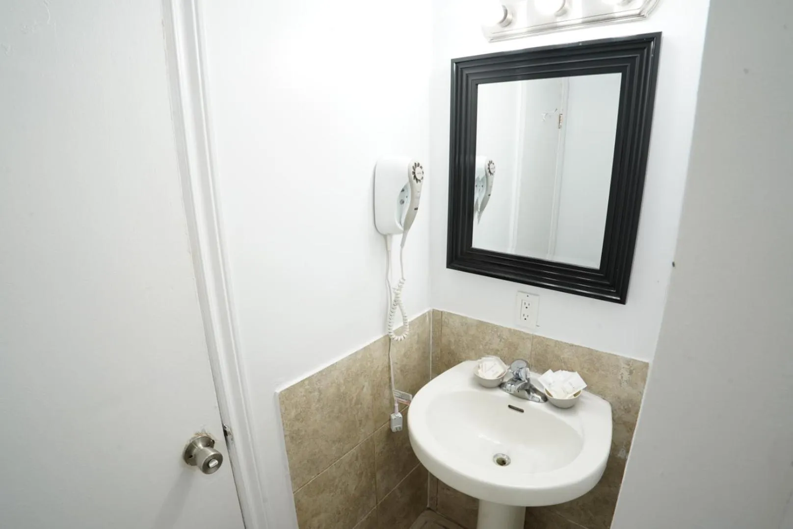 Bathroom in Falcon Inn