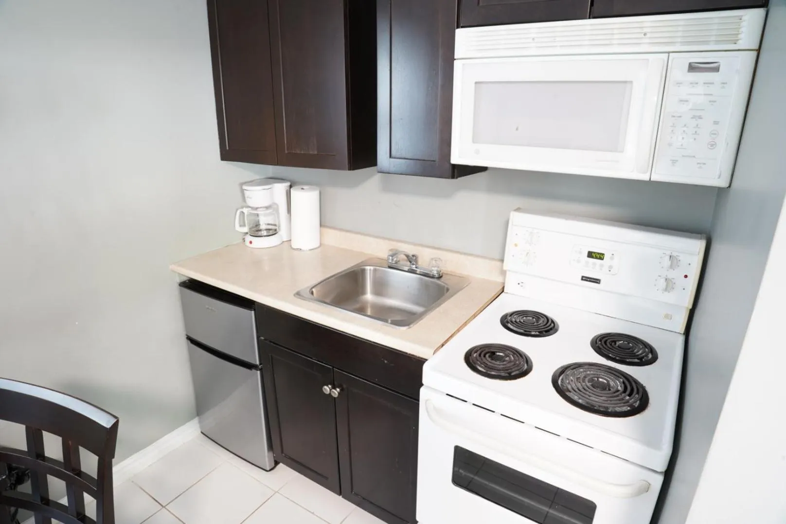 Kitchen or kitchenette in Falcon Inn