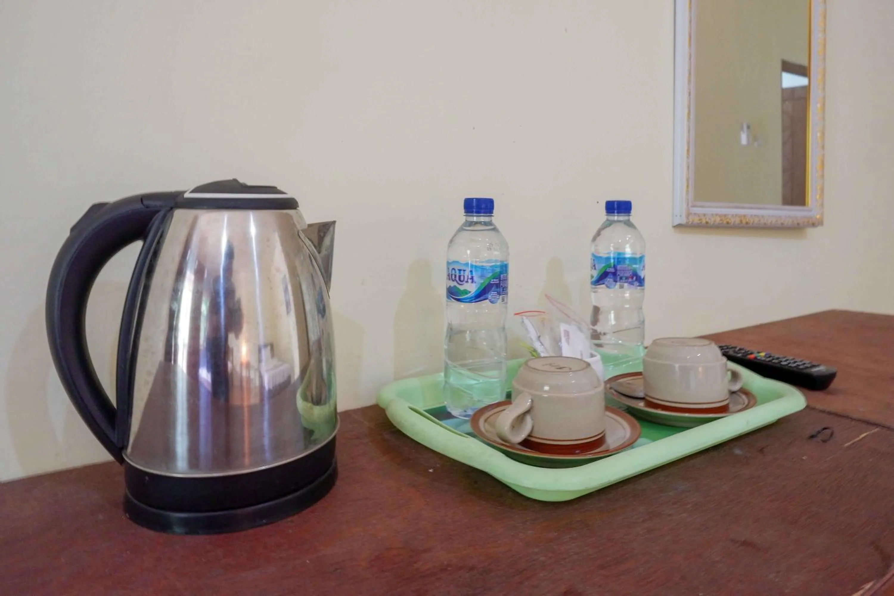 Drinks in Roemah Beong Syariah at Desa Wisata Kembanglimus Mitra RedDoorz