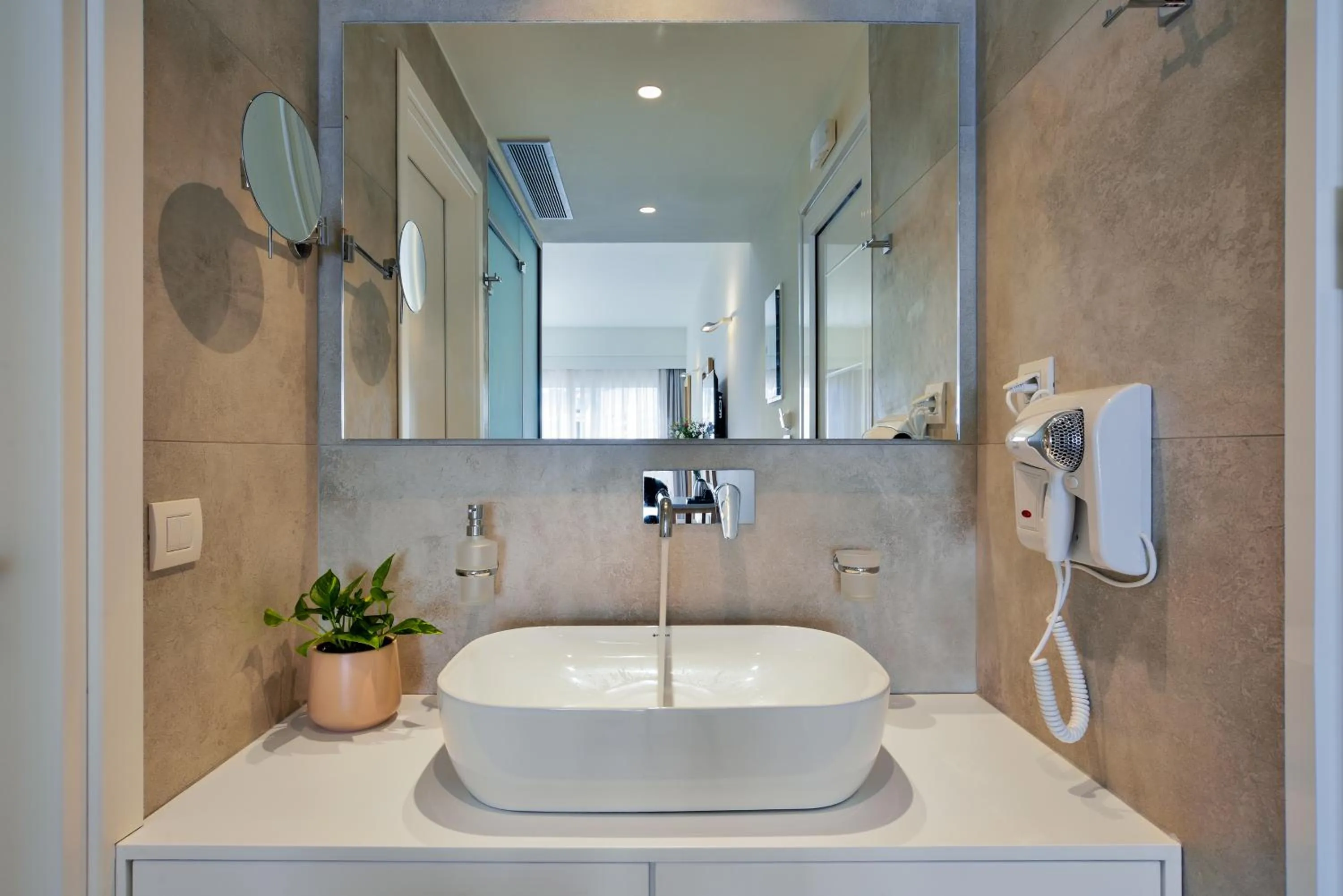 Bathroom in Elia Platanias