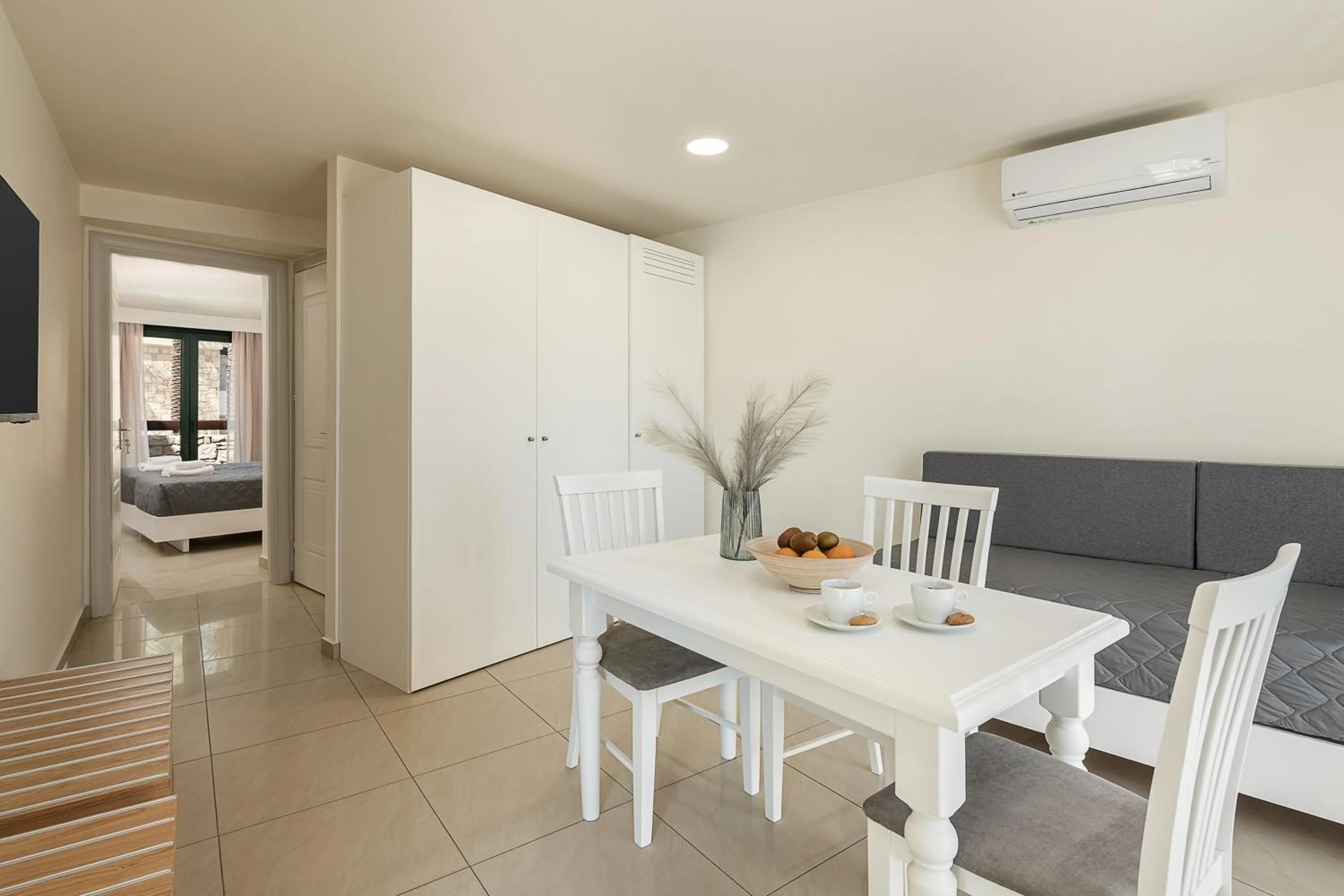 TV and multimedia in Elia Platanias