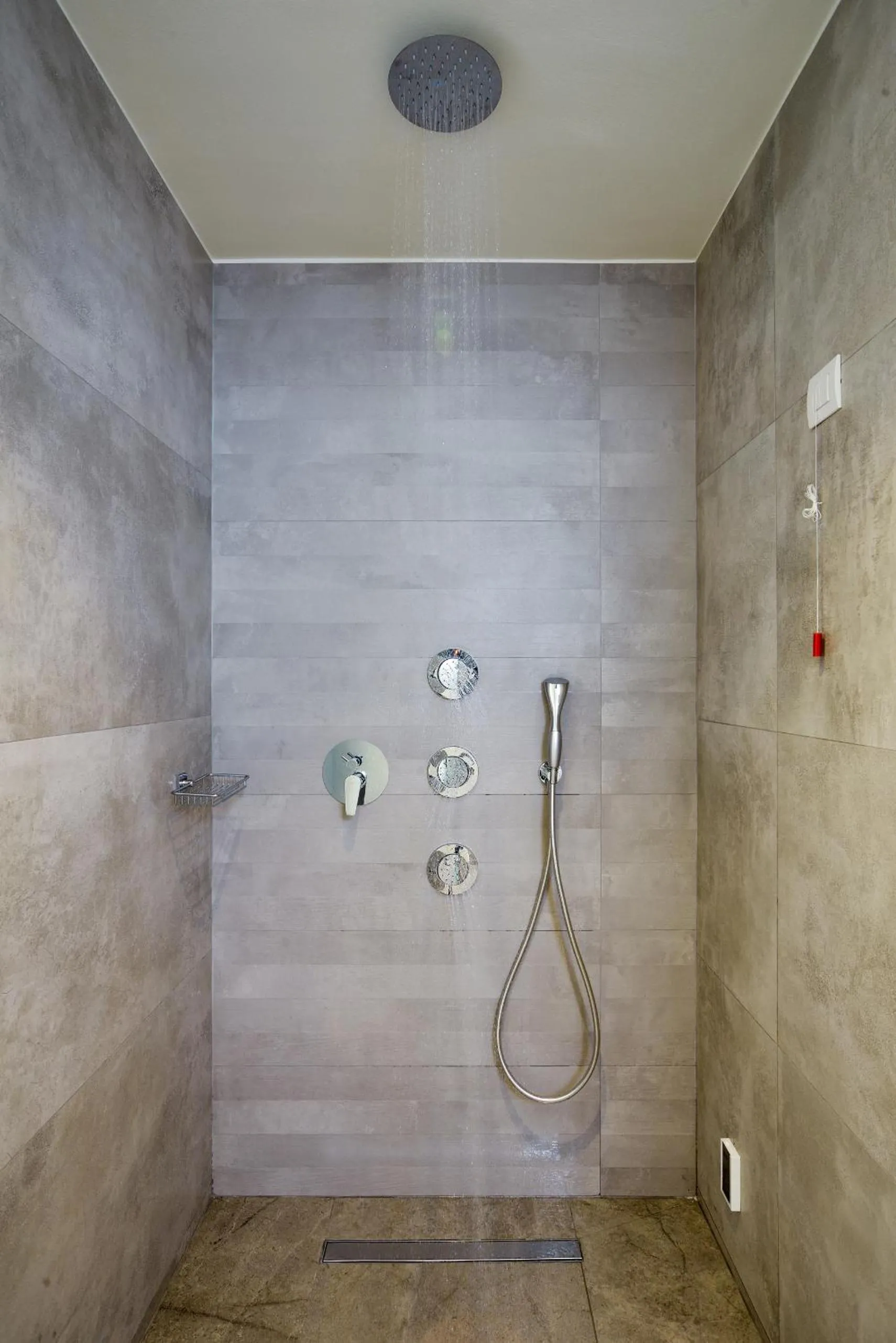 Shower in Elia Platanias