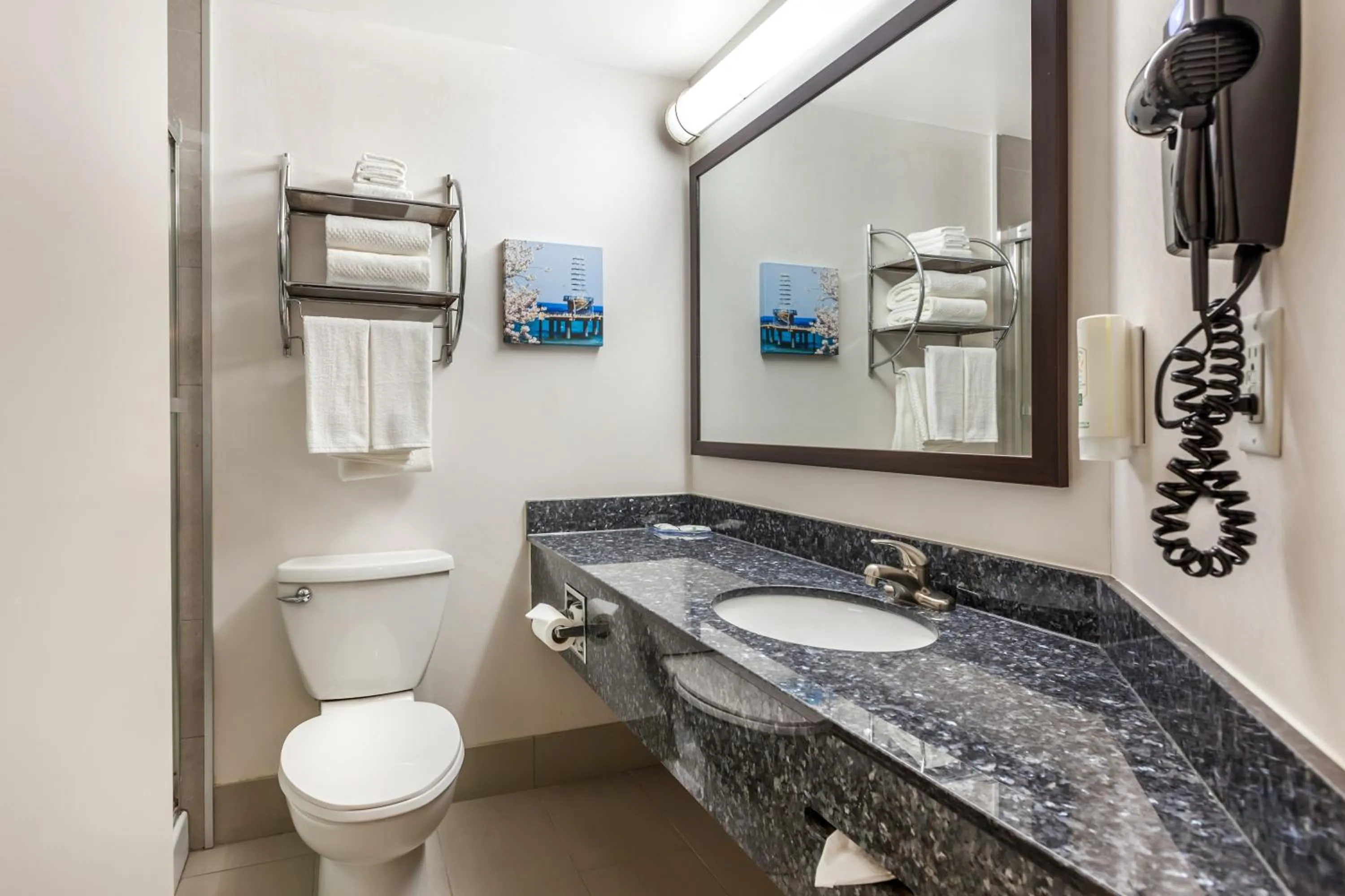 Bathroom in Quality Hotel