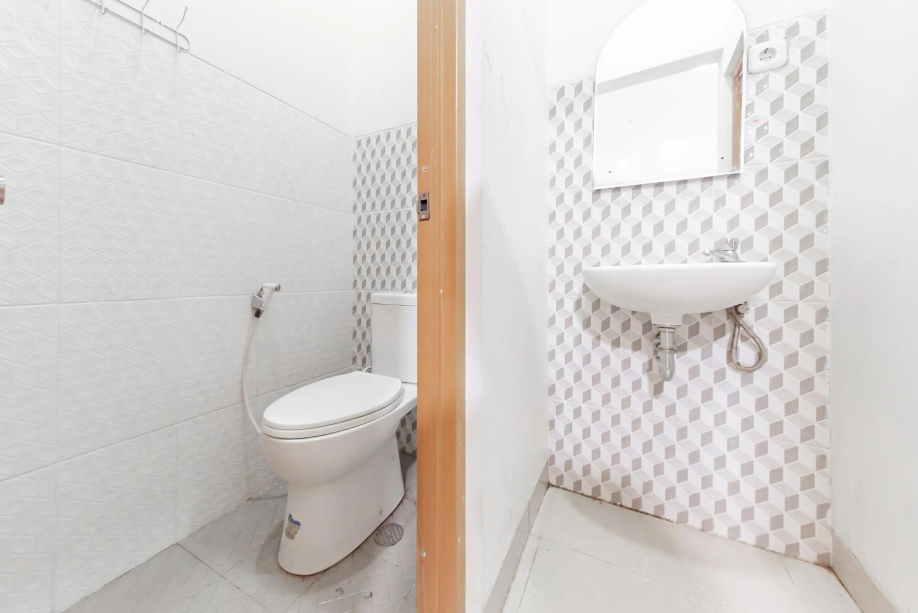 Bathroom in RedDoorz Premium @ Griya Inkoppabri Cisarua Puncak