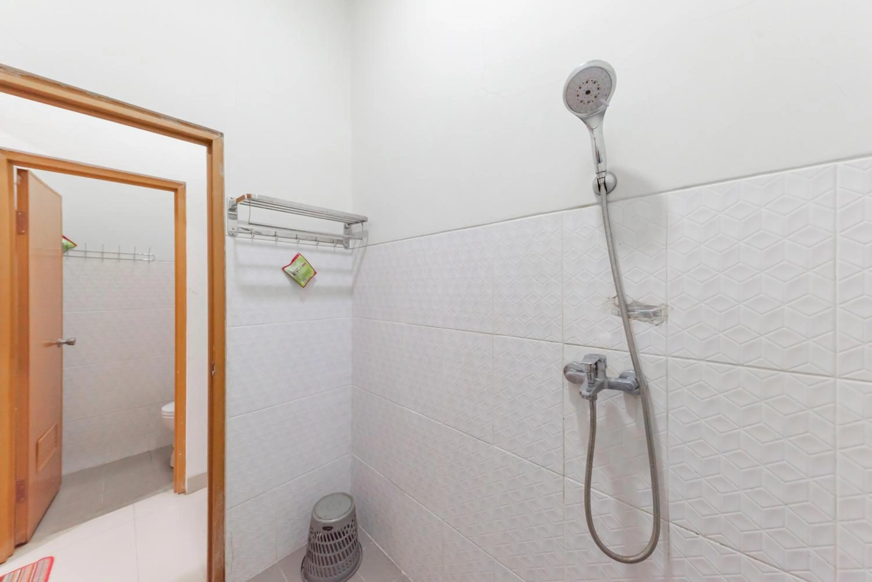 Bathroom in RedDoorz Premium @ Griya Inkoppabri Cisarua Puncak