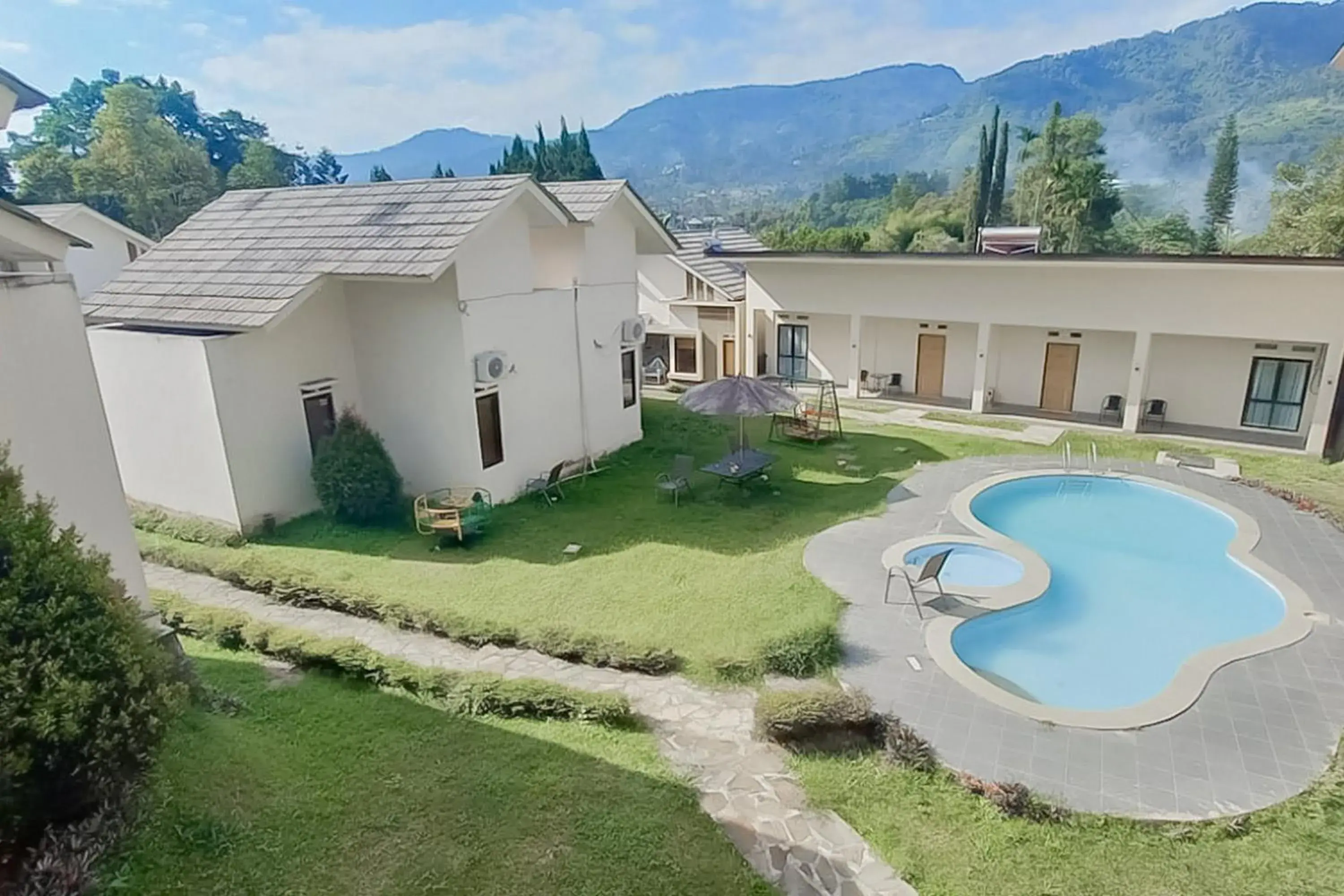 RedDoorz Premium @ Griya Inkoppabri Cisarua Puncak RedDoorz Premium @ Griya Inkoppabri Cisarua Puncak