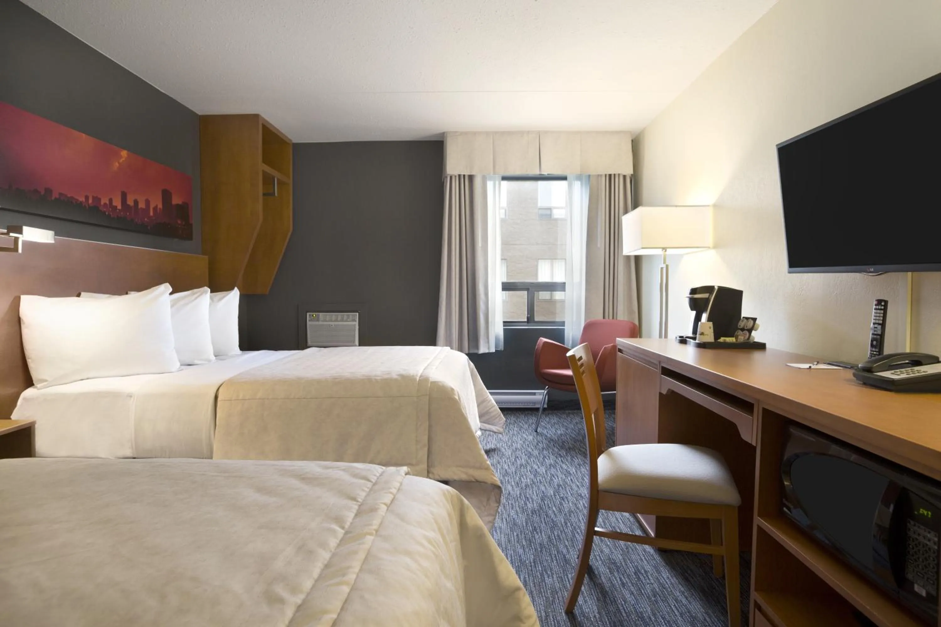 Bedroom, Bed in Travelodge by Wyndham Edmonton West