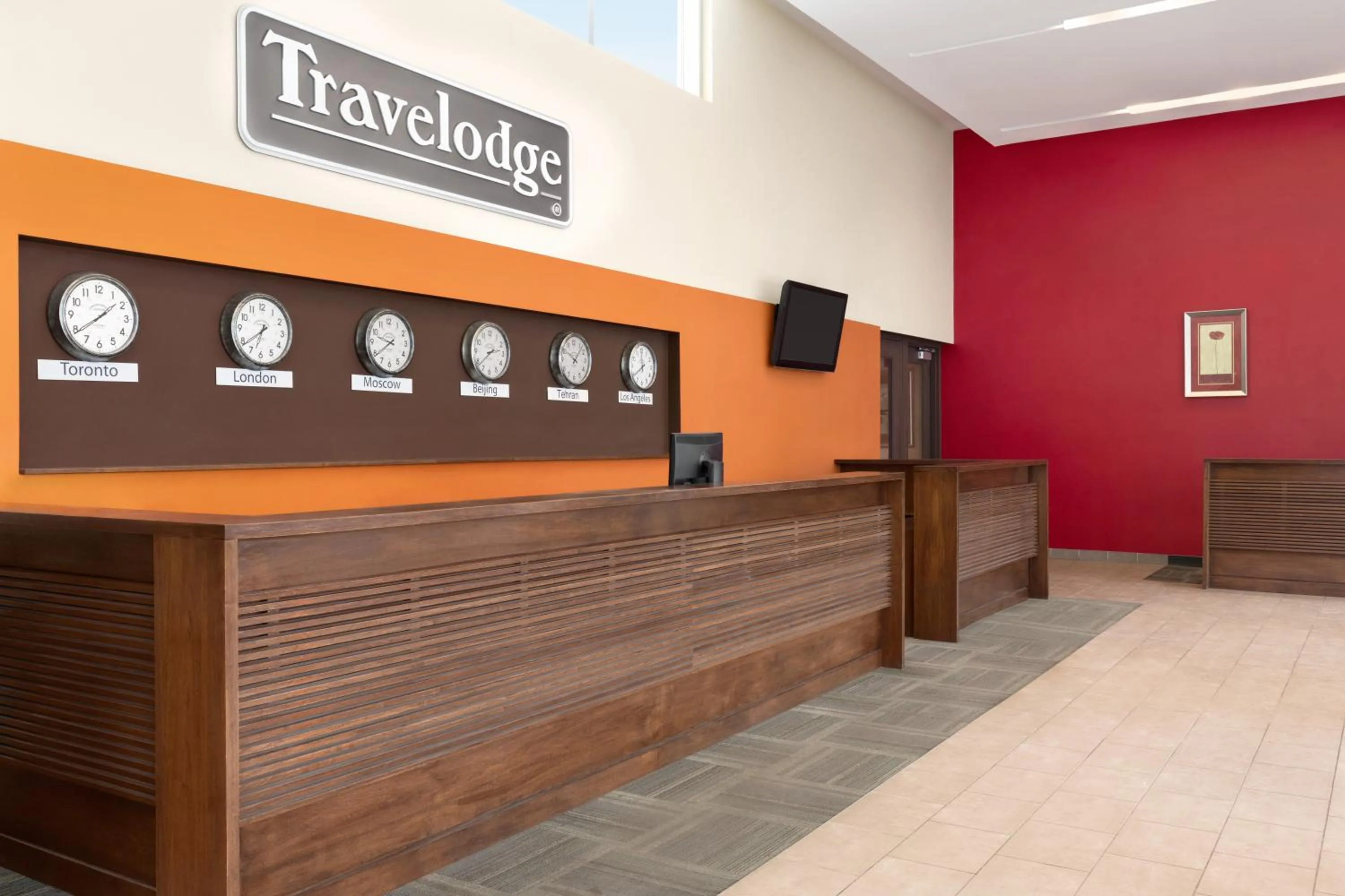Lobby or reception in Travelodge by Wyndham Richmond Hill