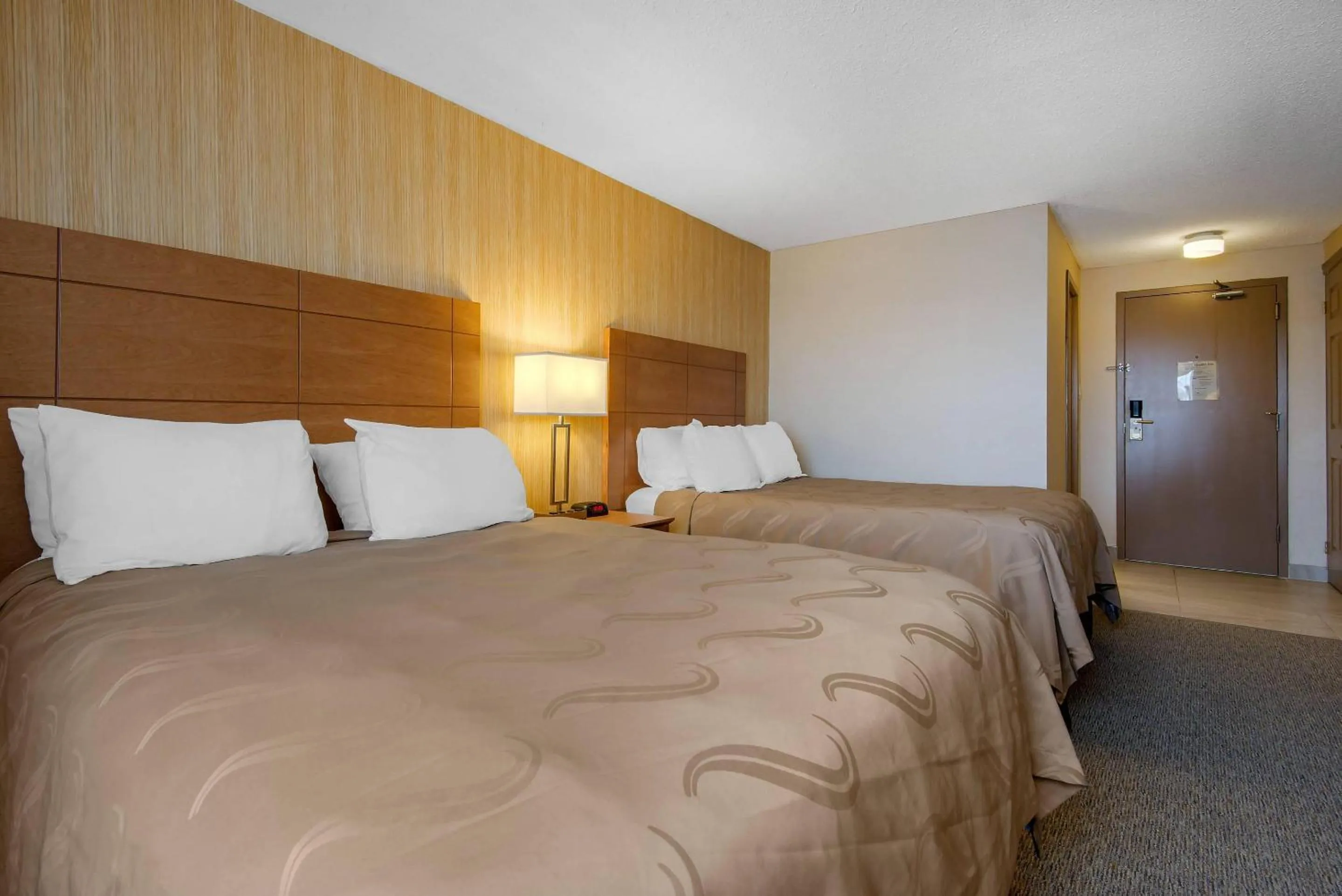 Bedroom, Bed in Quality Inn & Conference Centre Downtown Sudbury