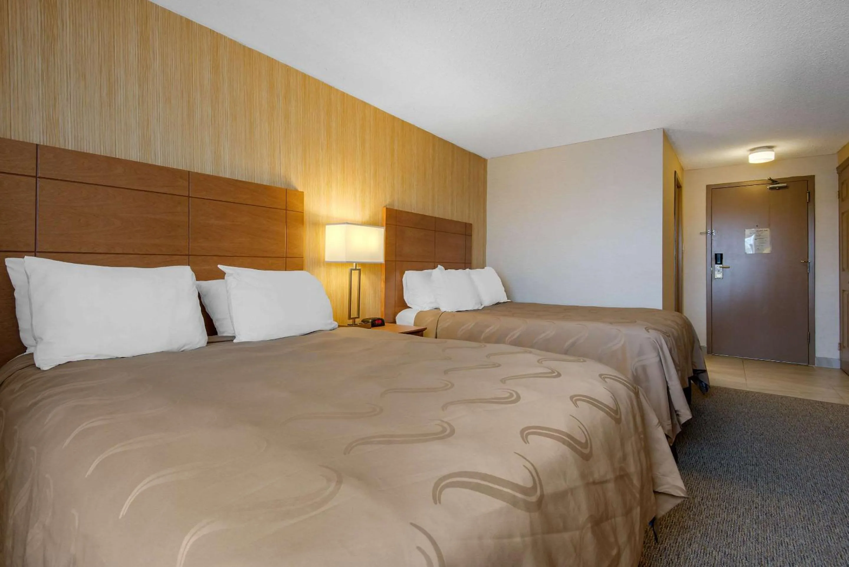 Photo of the whole room, Bed in Quality Inn & Conference Centre Downtown Sudbury