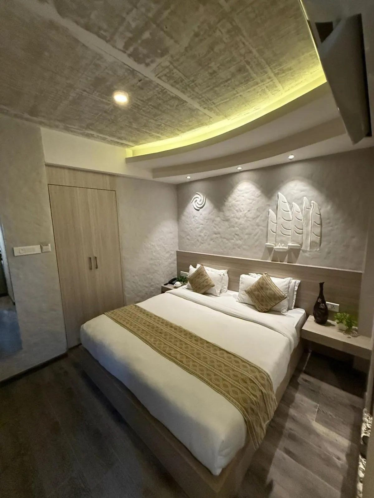Bedroom, Bed in Vastu Boutique Hotel