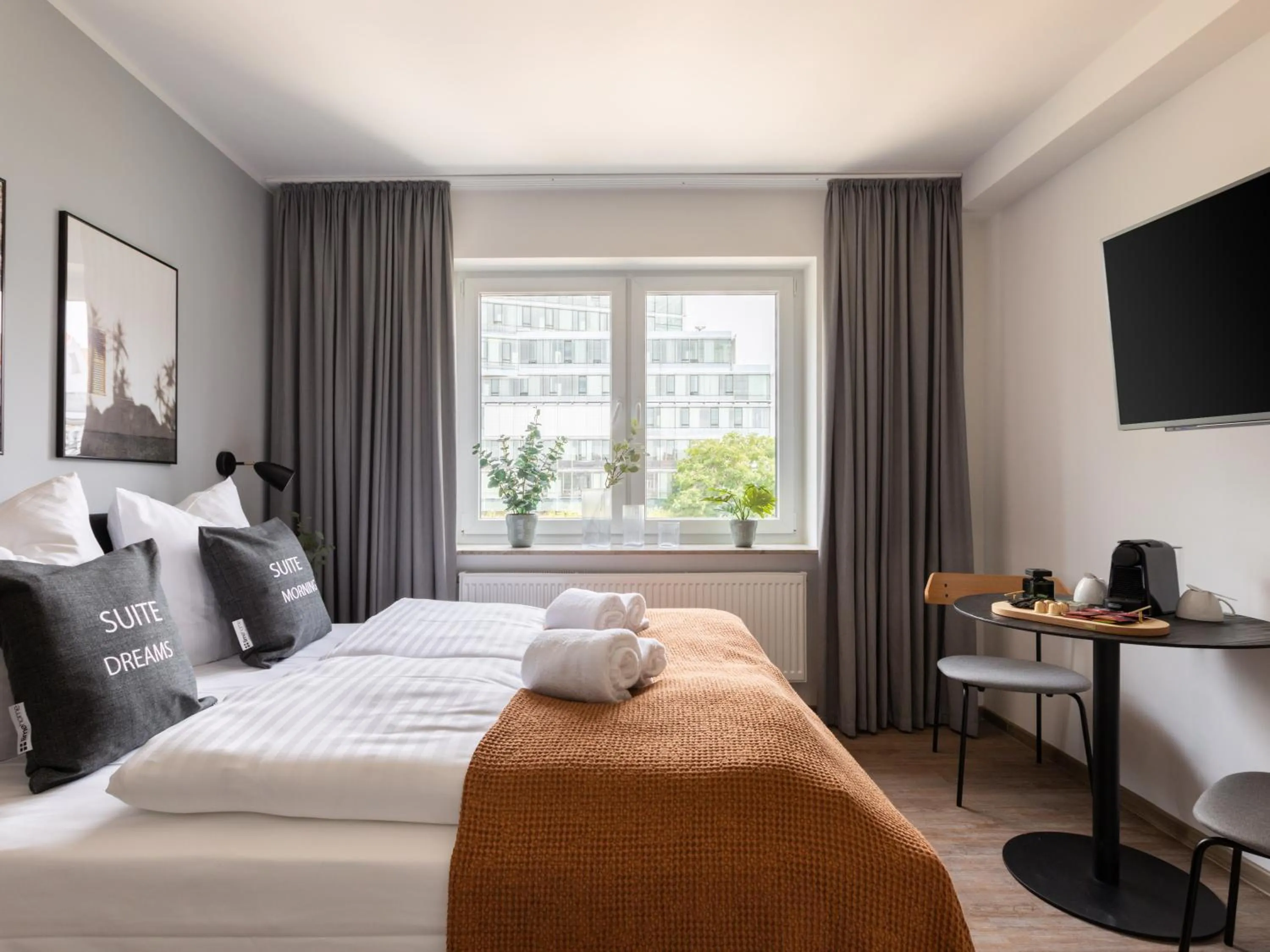 Bed in Limehome Hannover Bleichenstraße - Digital Access