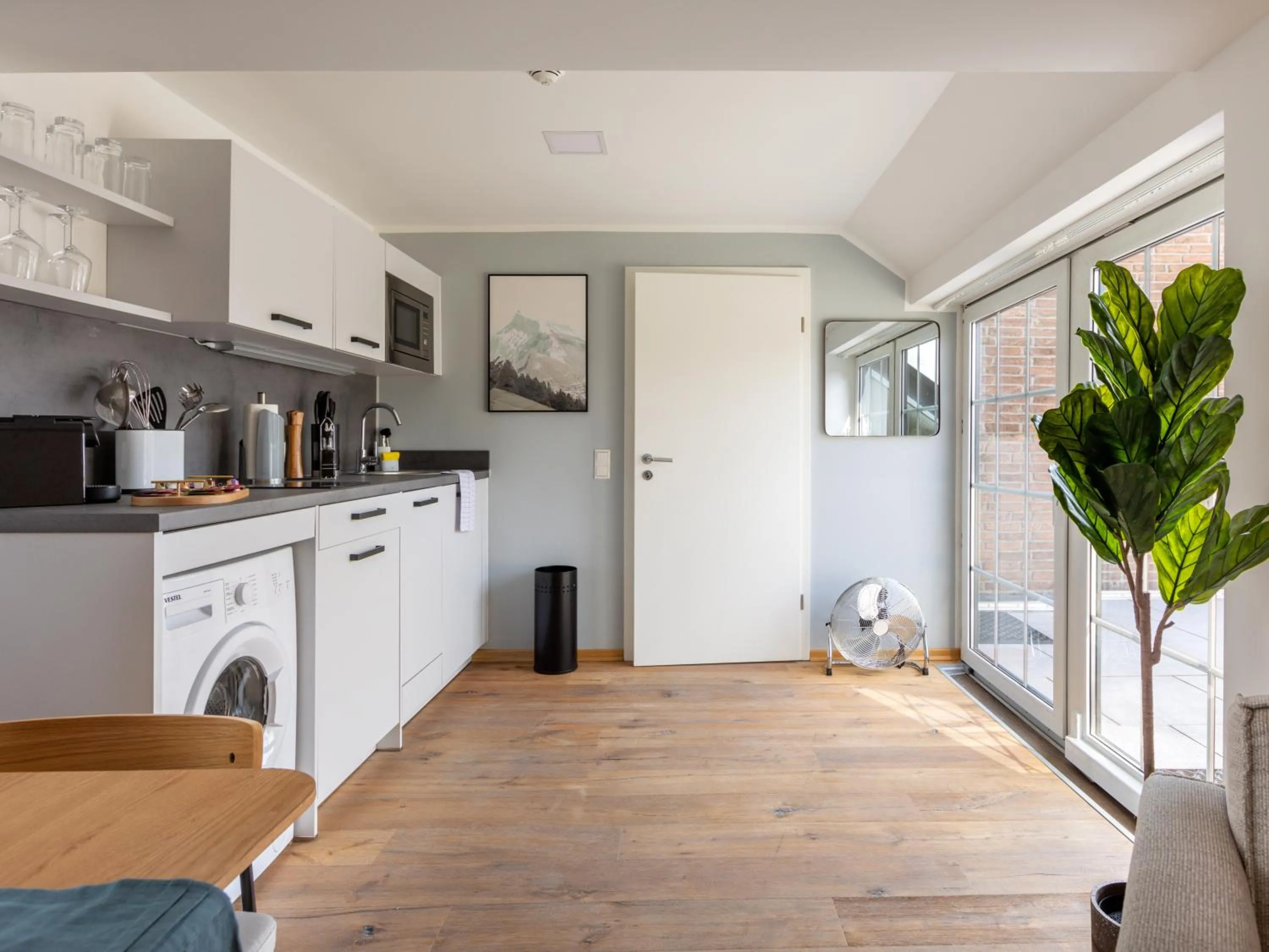 Kitchen or kitchenette in Limehome Hannover Bleichenstraße - Digital Access