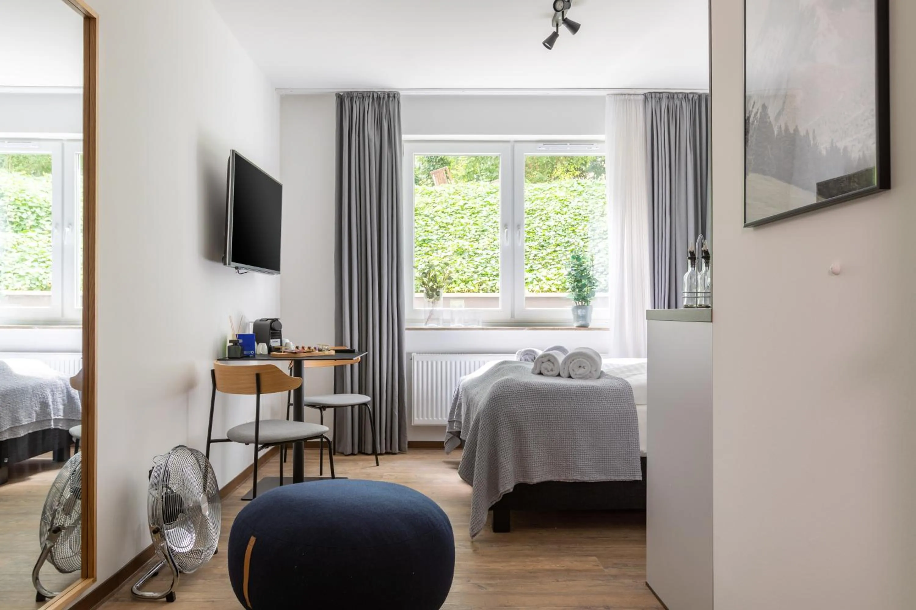 TV and multimedia, Bed in Limehome Hannover Bleichenstraße - Digital Access