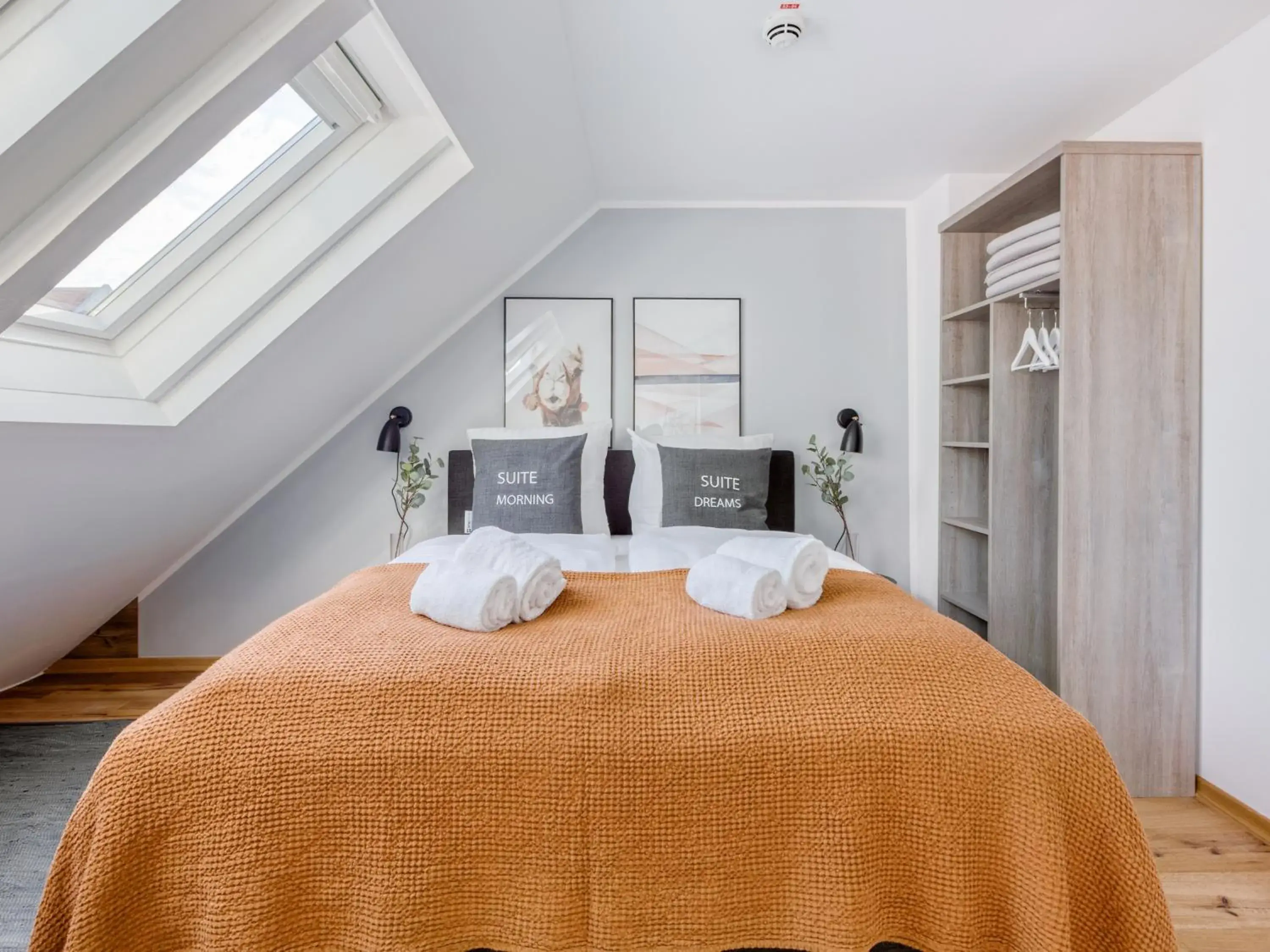 Two-Bedroom Penthouse Suite XXL with sofa bed & rooftop terrace - single occupancy in Limehome Hannover Bleichenstraße - Digital Access Two-Bedroom Penthouse Suite XXL with sofa bed & rooftop terrace - single occupancy in Limehome Hannover Bleichenstraße - Digital Access