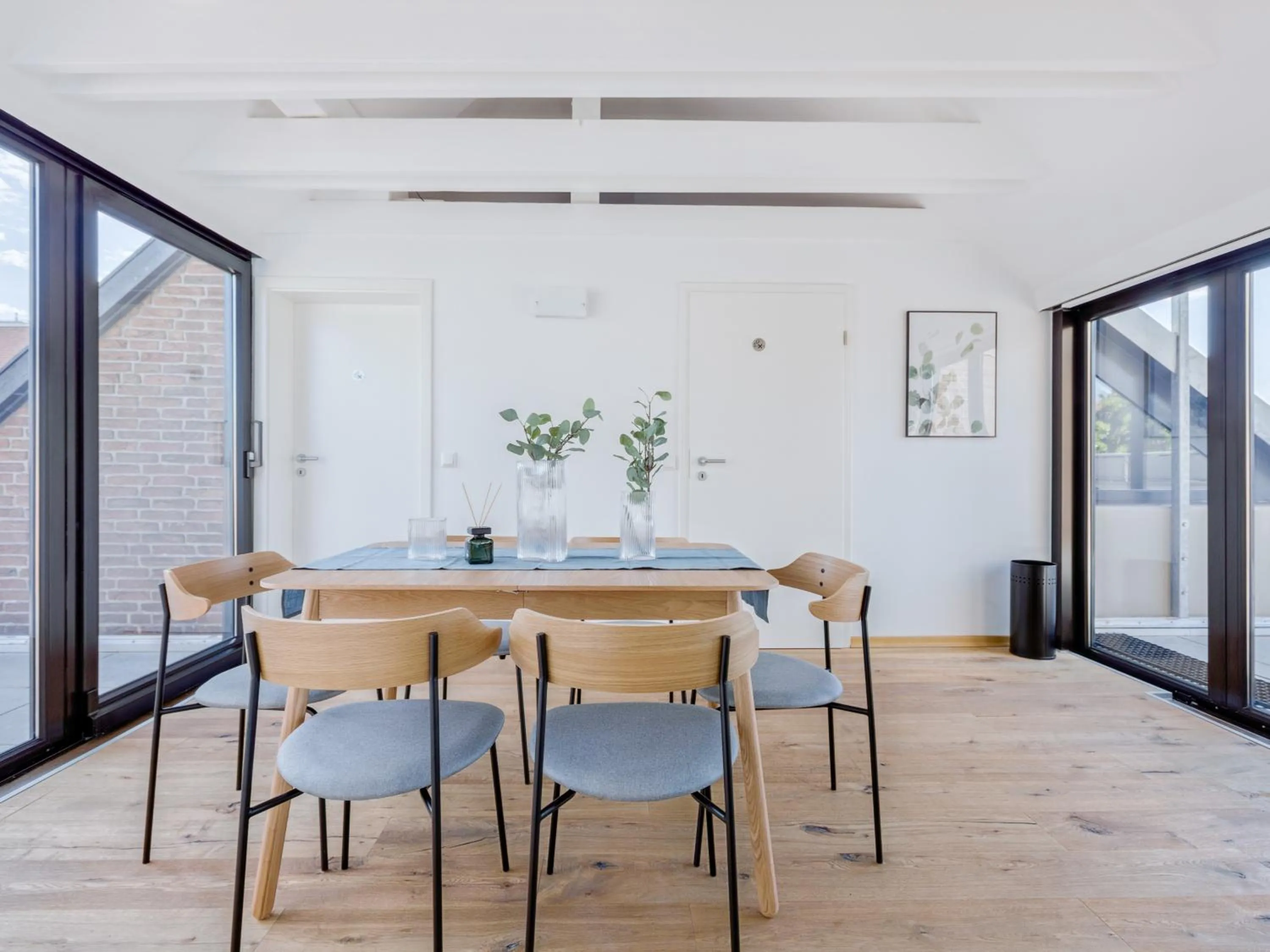 Dining area in Limehome Hannover Bleichenstraße - Digital Access