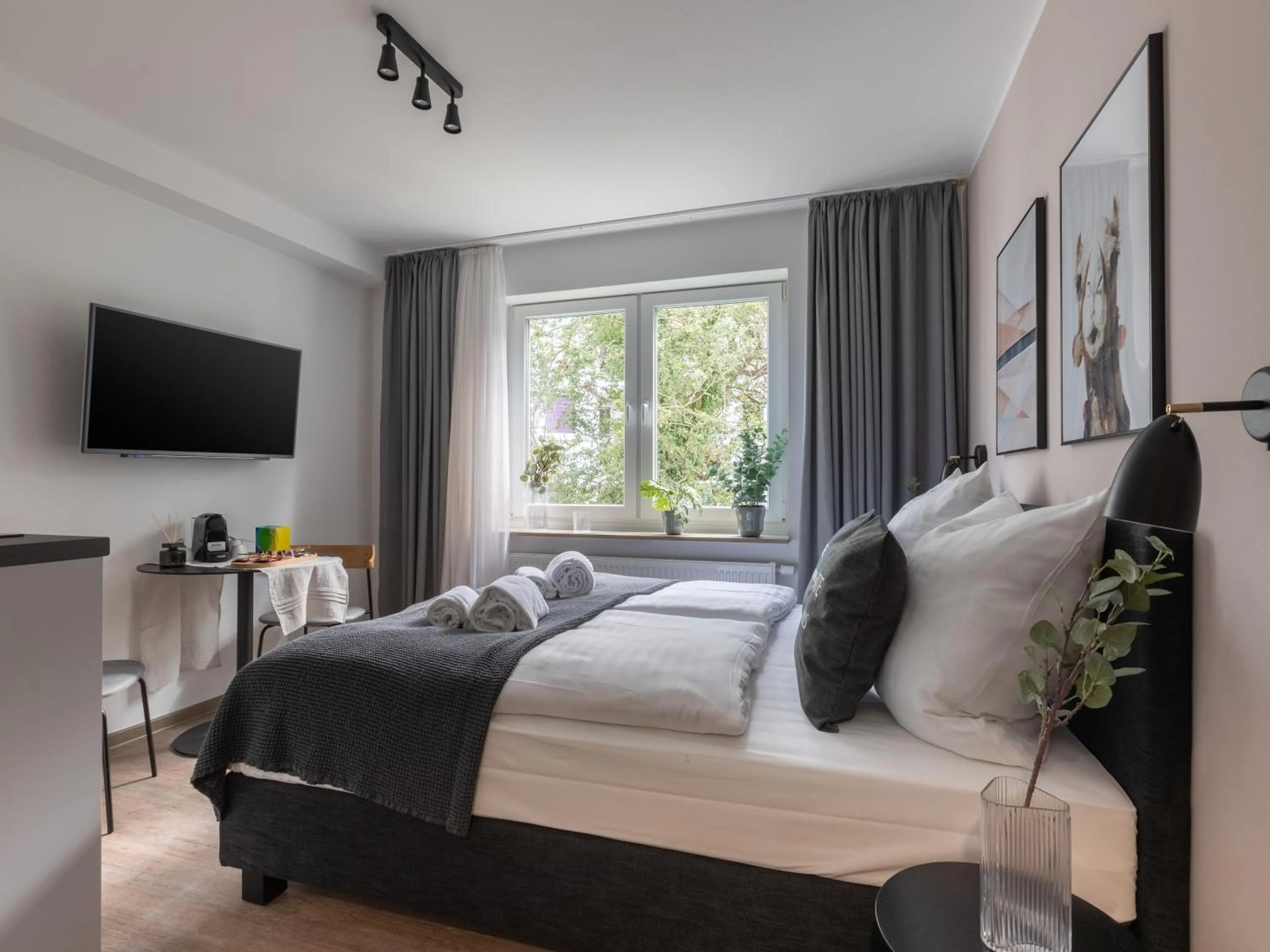 Bed in Limehome Hannover Bleichenstraße - Digital Access