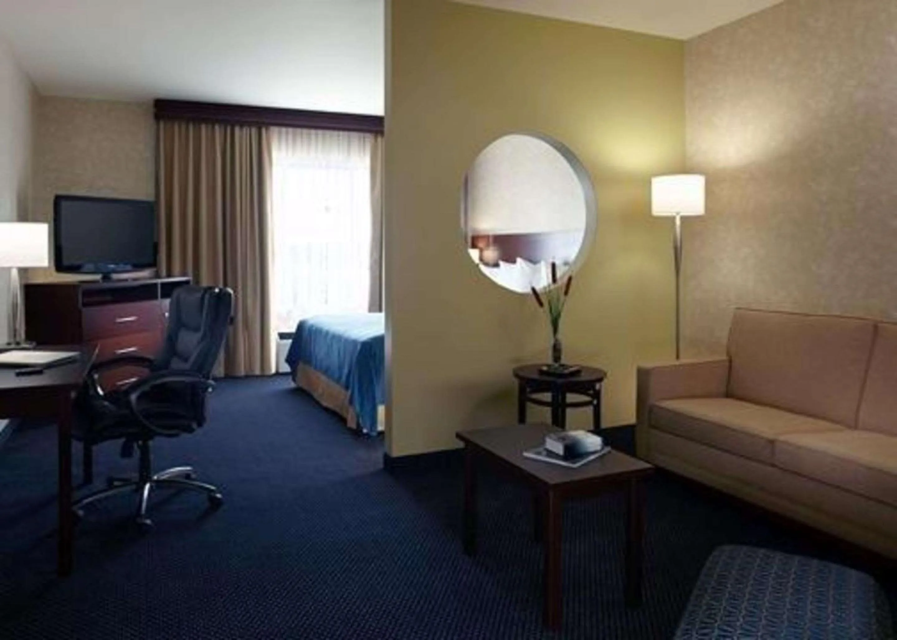 Photo of the whole room, Seating Area in Quality Inn & Suites
