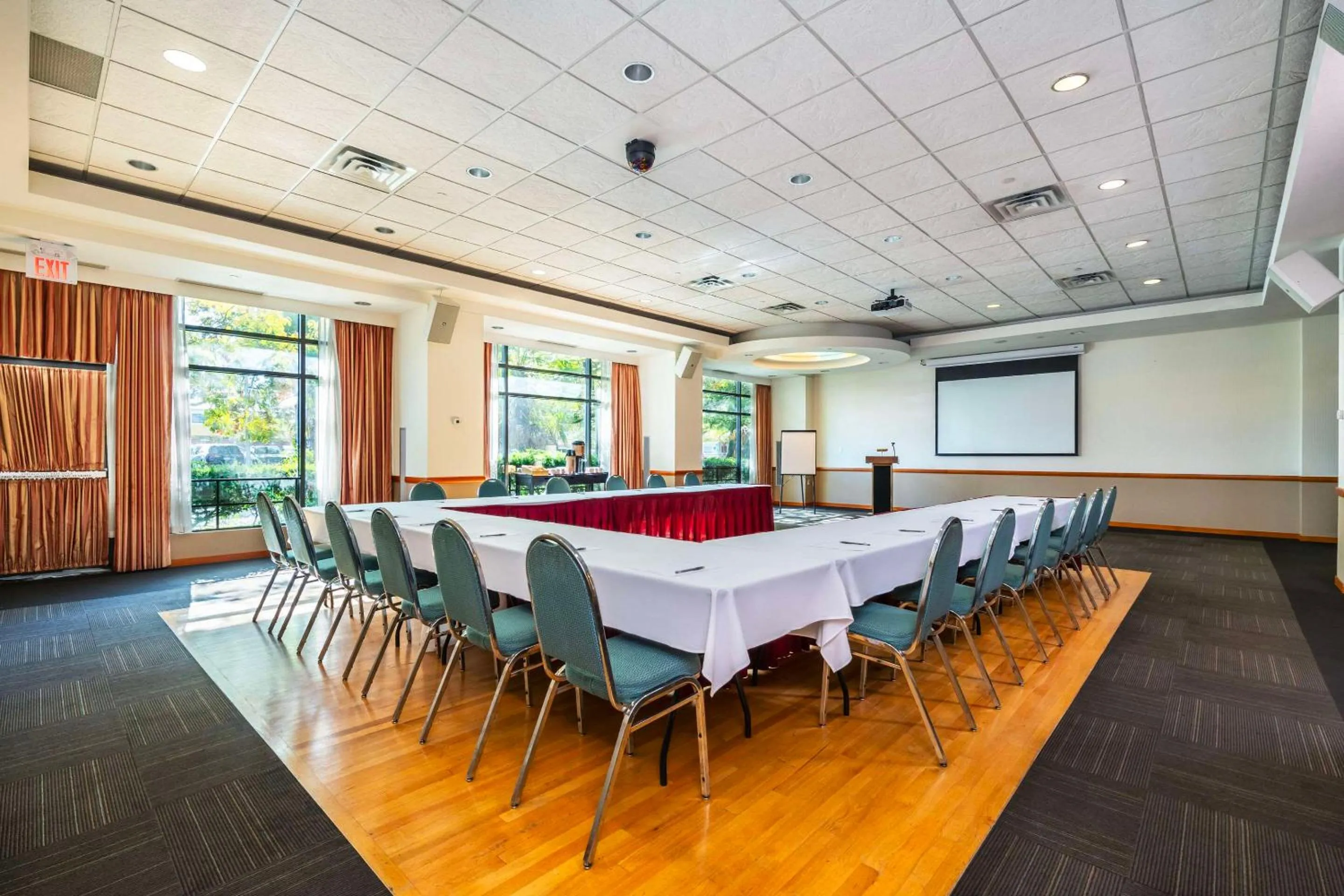 Meeting/conference room in Grand Park Hotel Vancouver Airport, an Ascend Collection Hotel