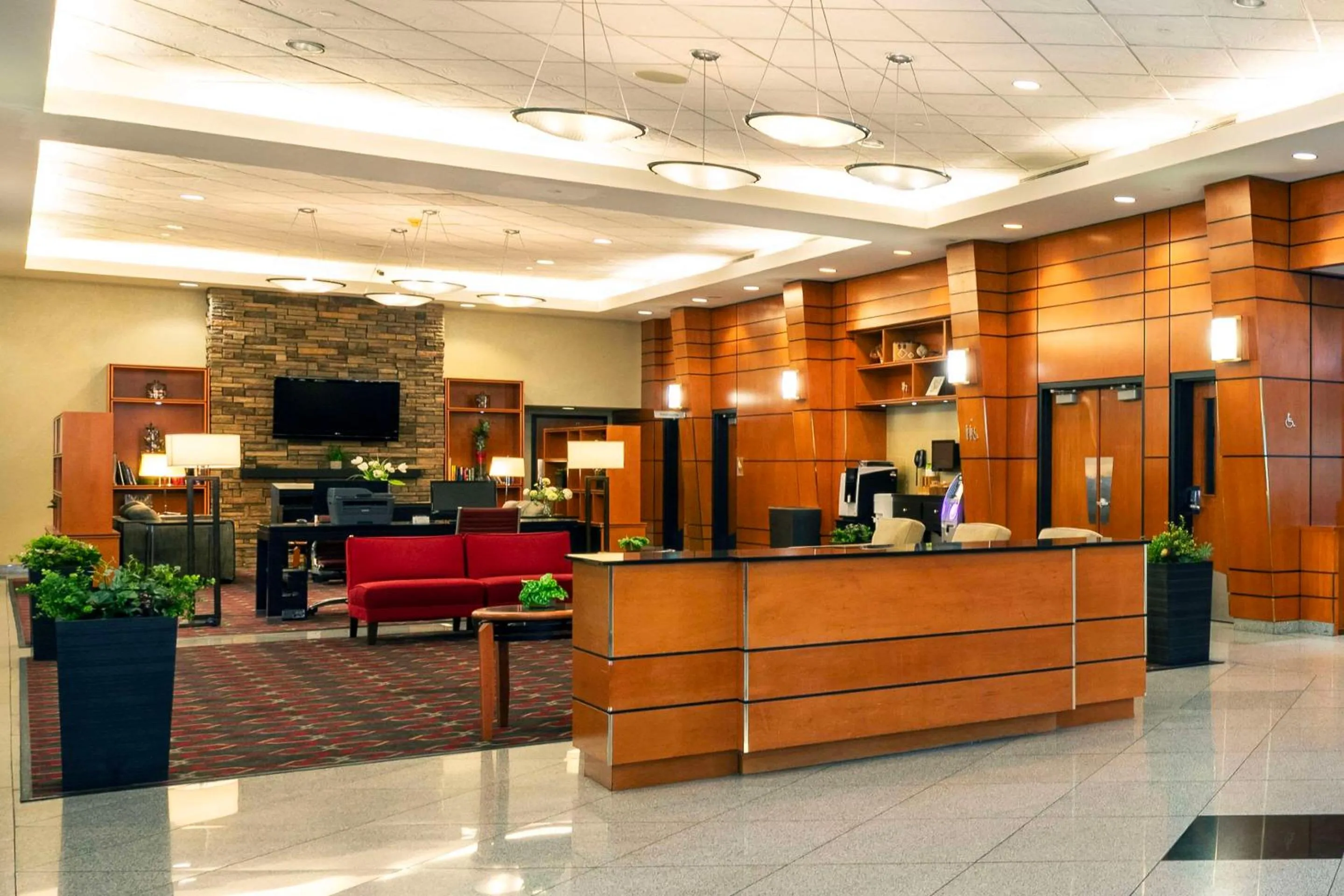 Lobby or reception in Grand Park Hotel Vancouver Airport, an Ascend Collection Hotel