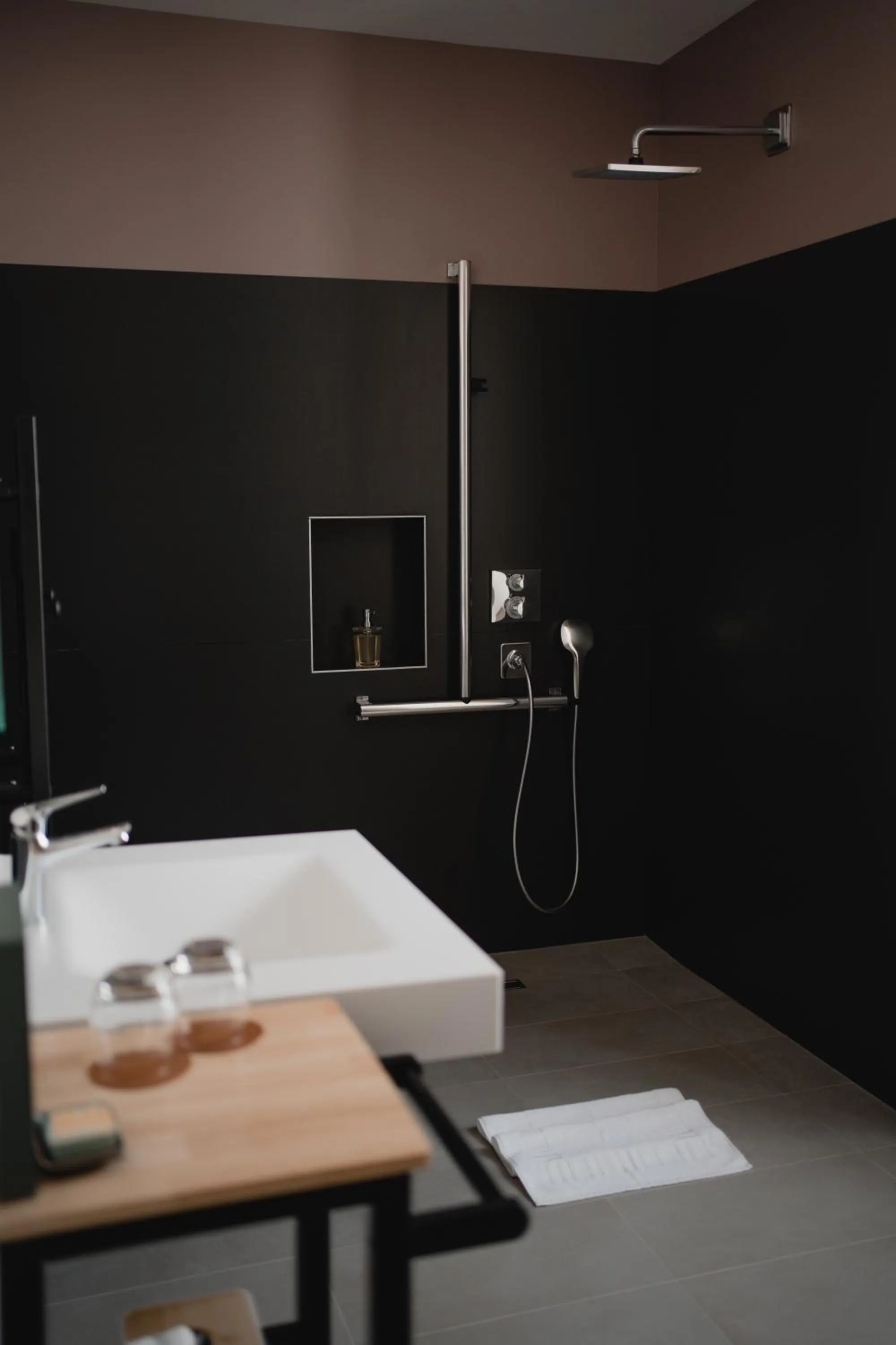 Shower in Hôtel-Restaurant Villa Métis