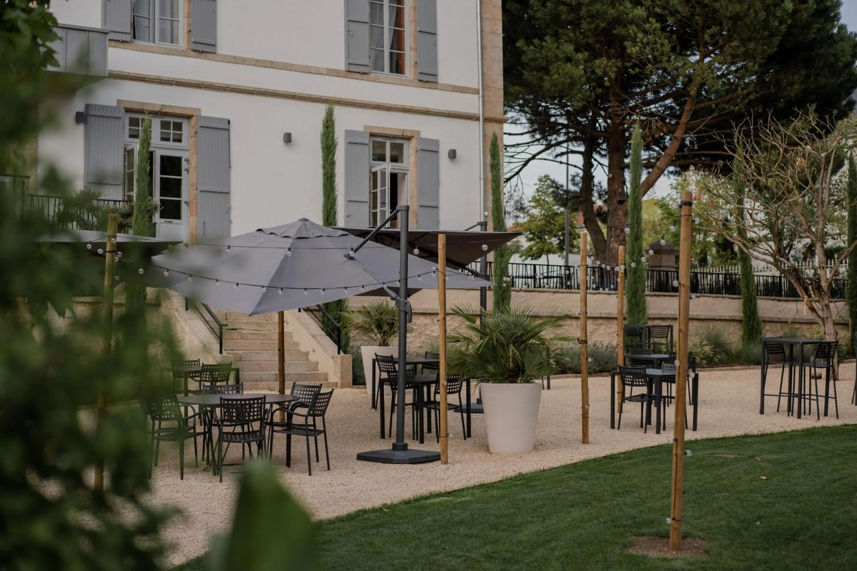 Patio in Hôtel-Restaurant Villa Métis