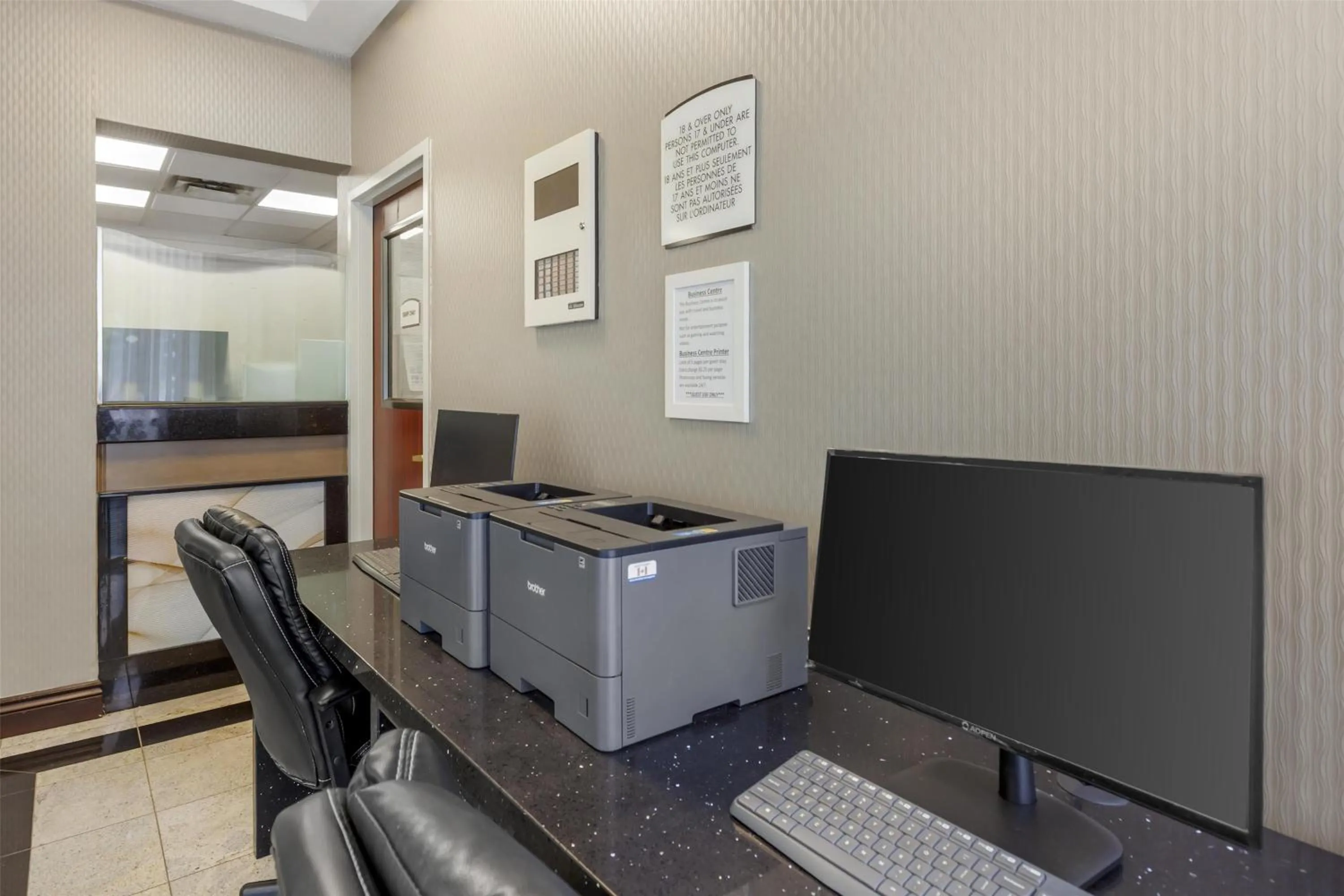 Business facilities in Best Western Plus Travel Hotel Toronto Airport
