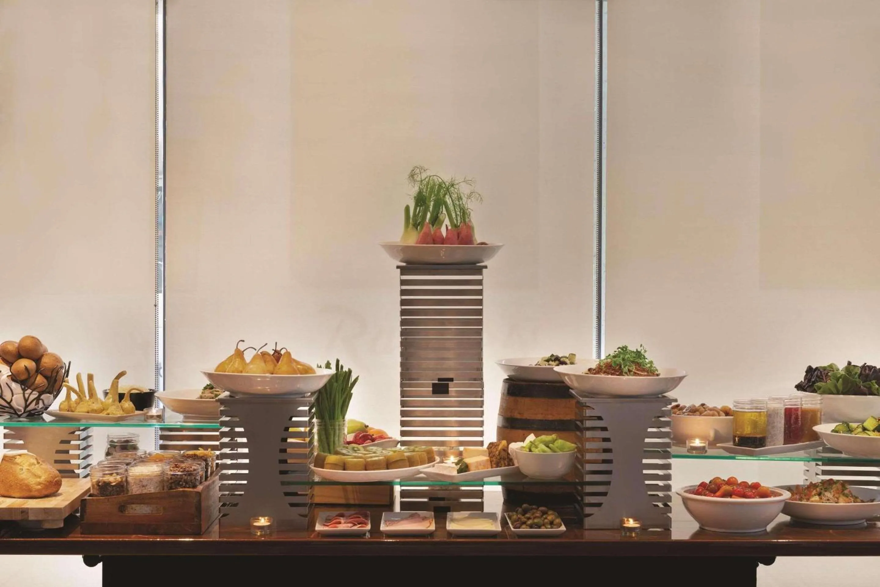 Restaurant/places to eat in Radisson Hotel Vancouver Airport