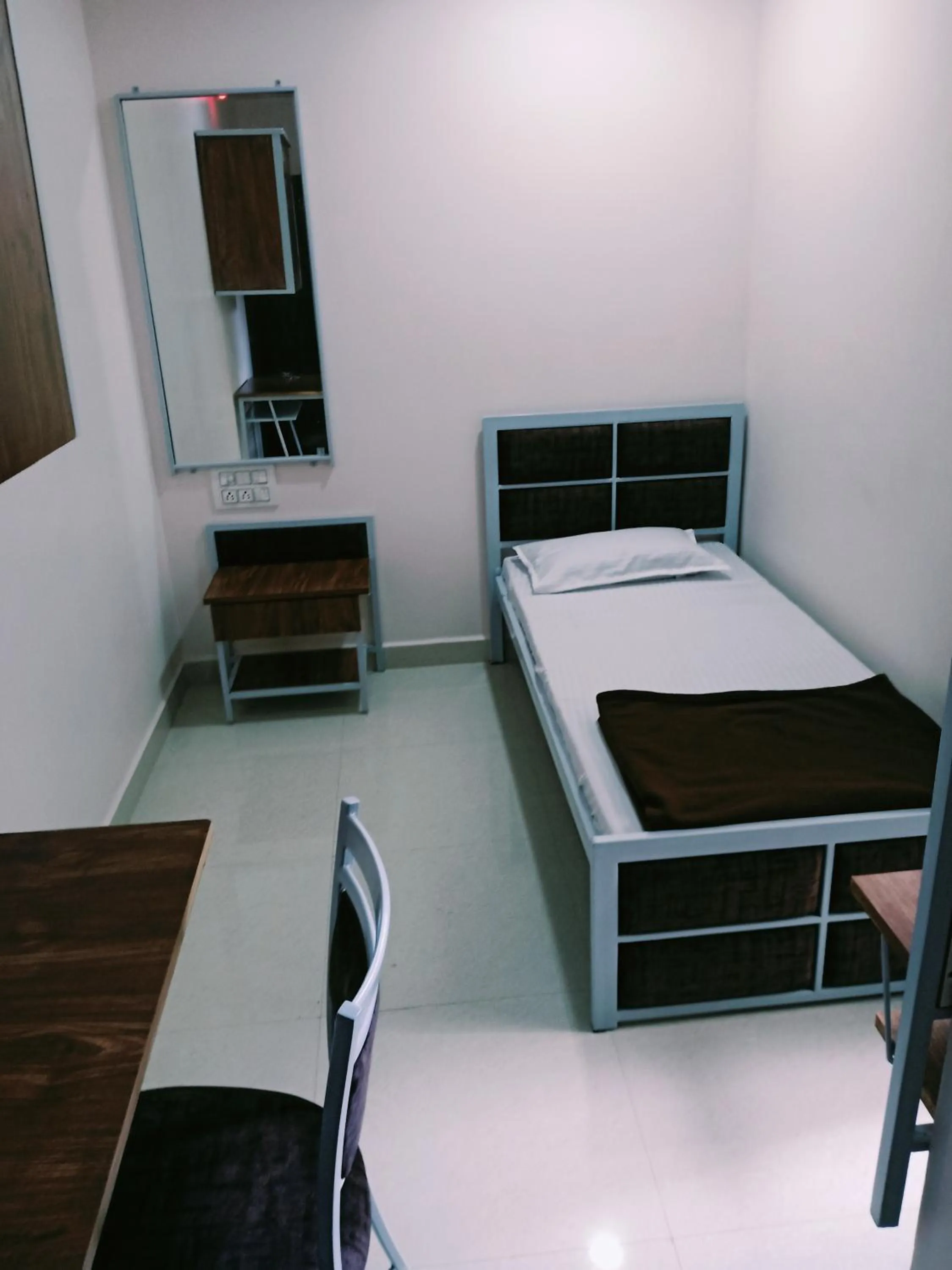 Bed in Anand P G hostel males only