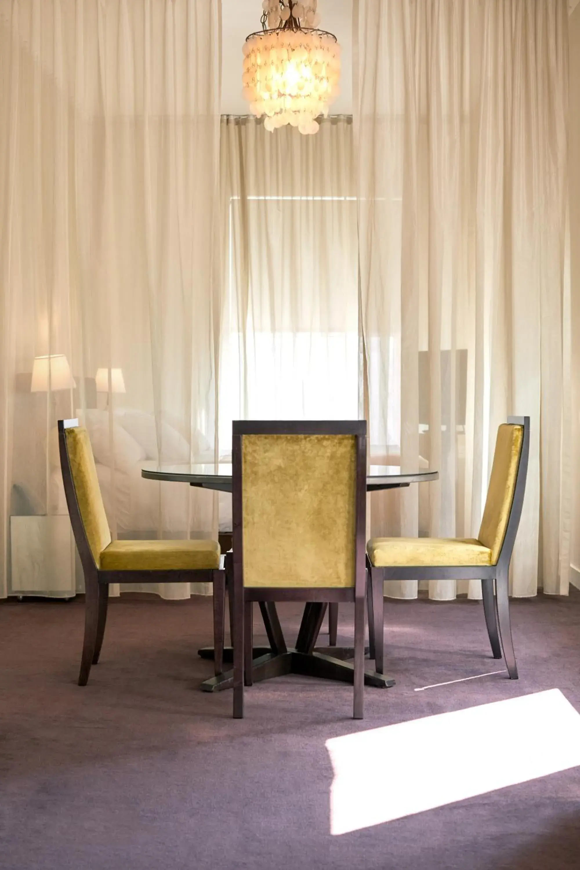 Deluxe Suite in Hotel St Paul, Montreal, a Member of Design Hotels Deluxe Suite in Hotel St Paul, Montreal, a Member of Design Hotels