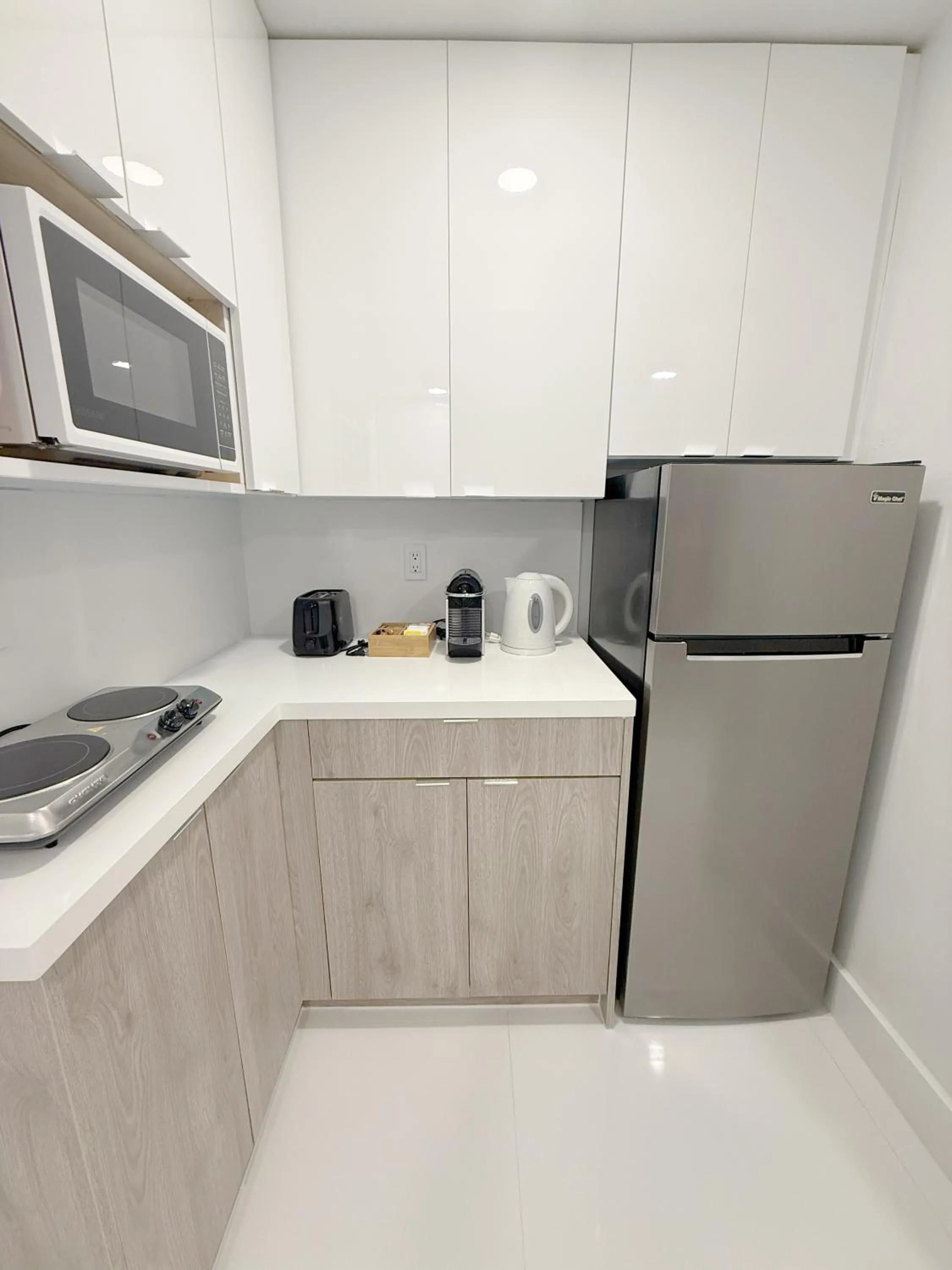 Kitchen or kitchenette in SeaStays Apartments