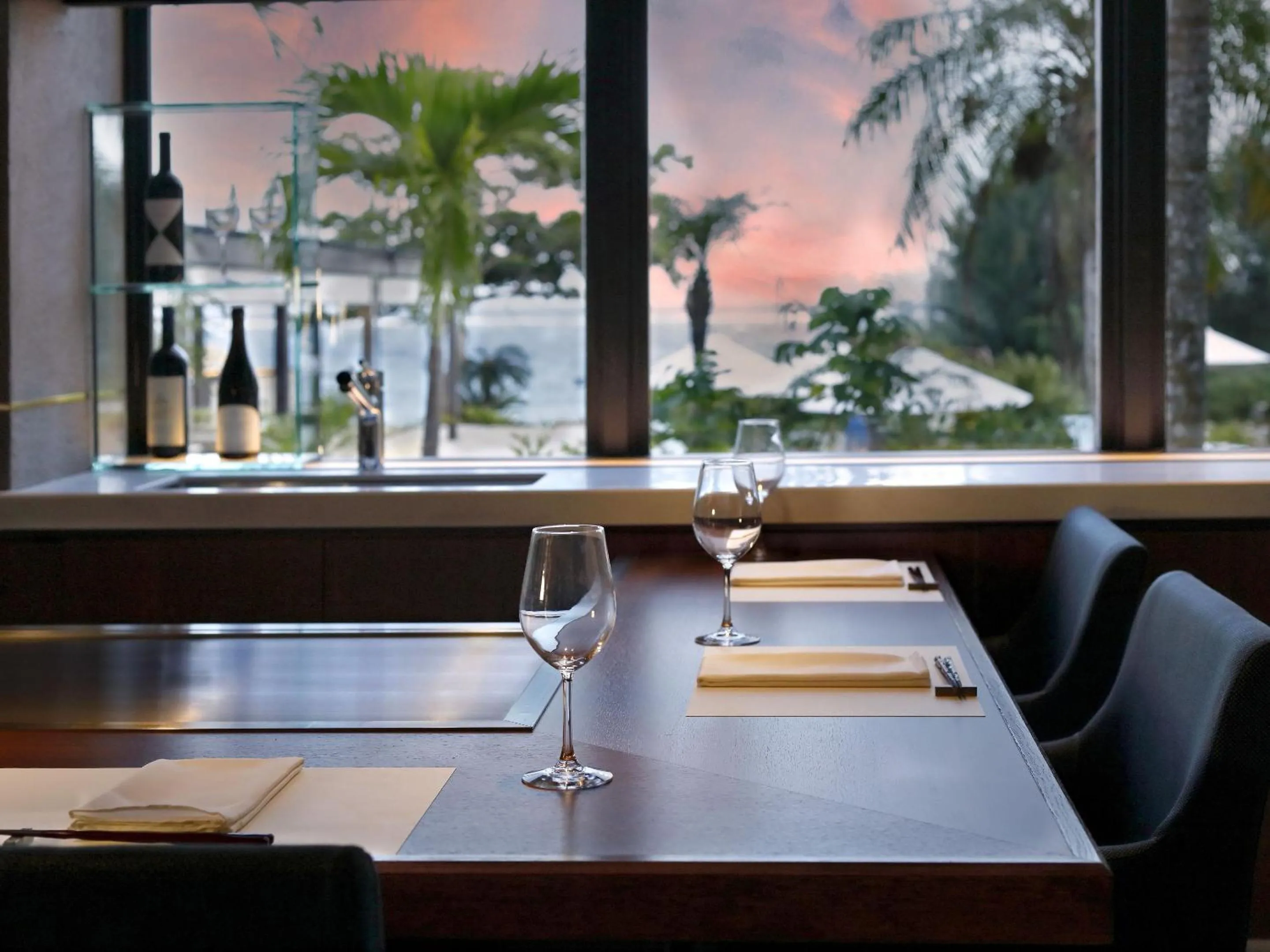 Restaurant/places to eat in HOTEL SEABREEZE CORAL