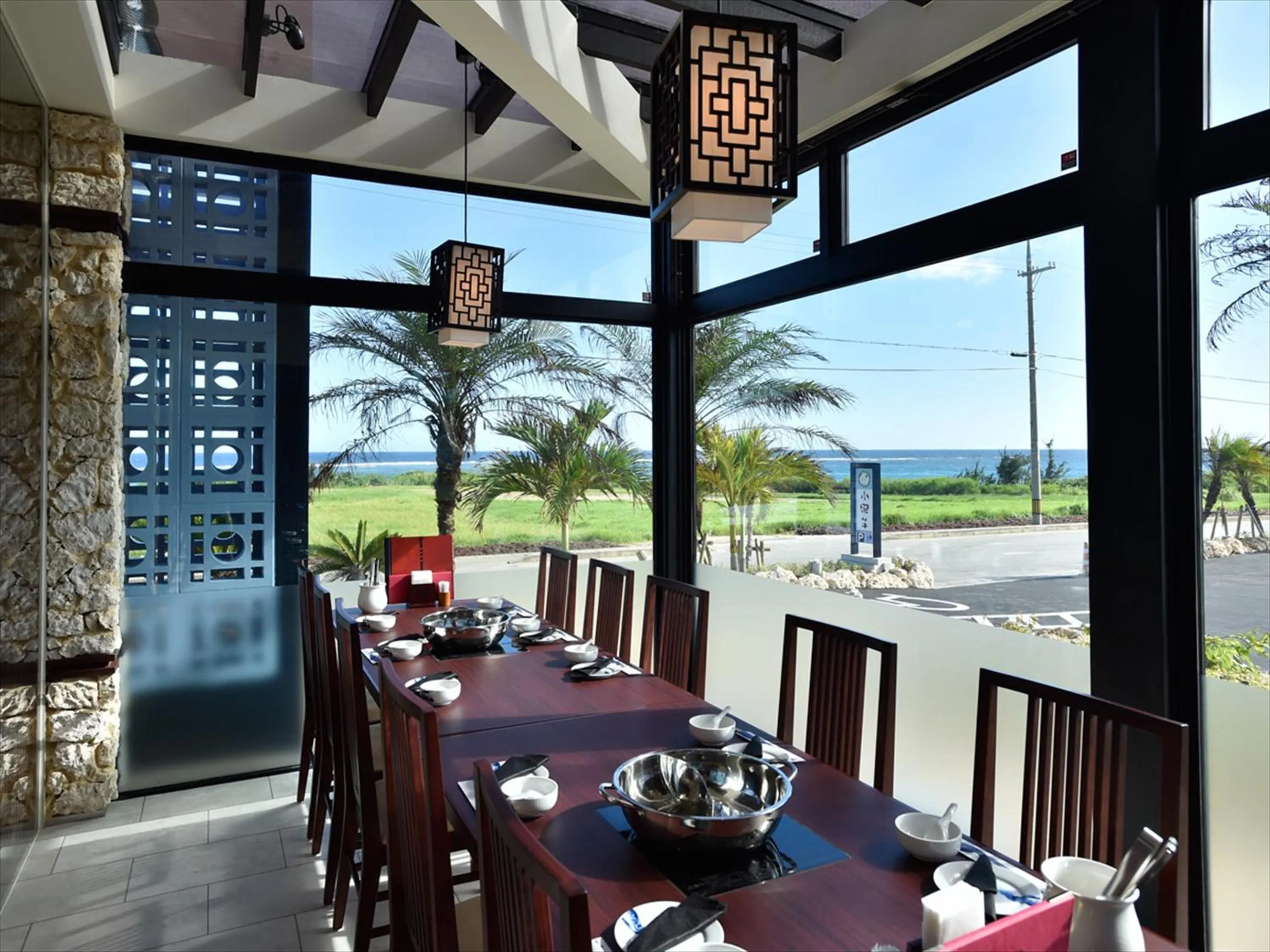 Restaurant/places to eat in HOTEL SEABREEZE CORAL