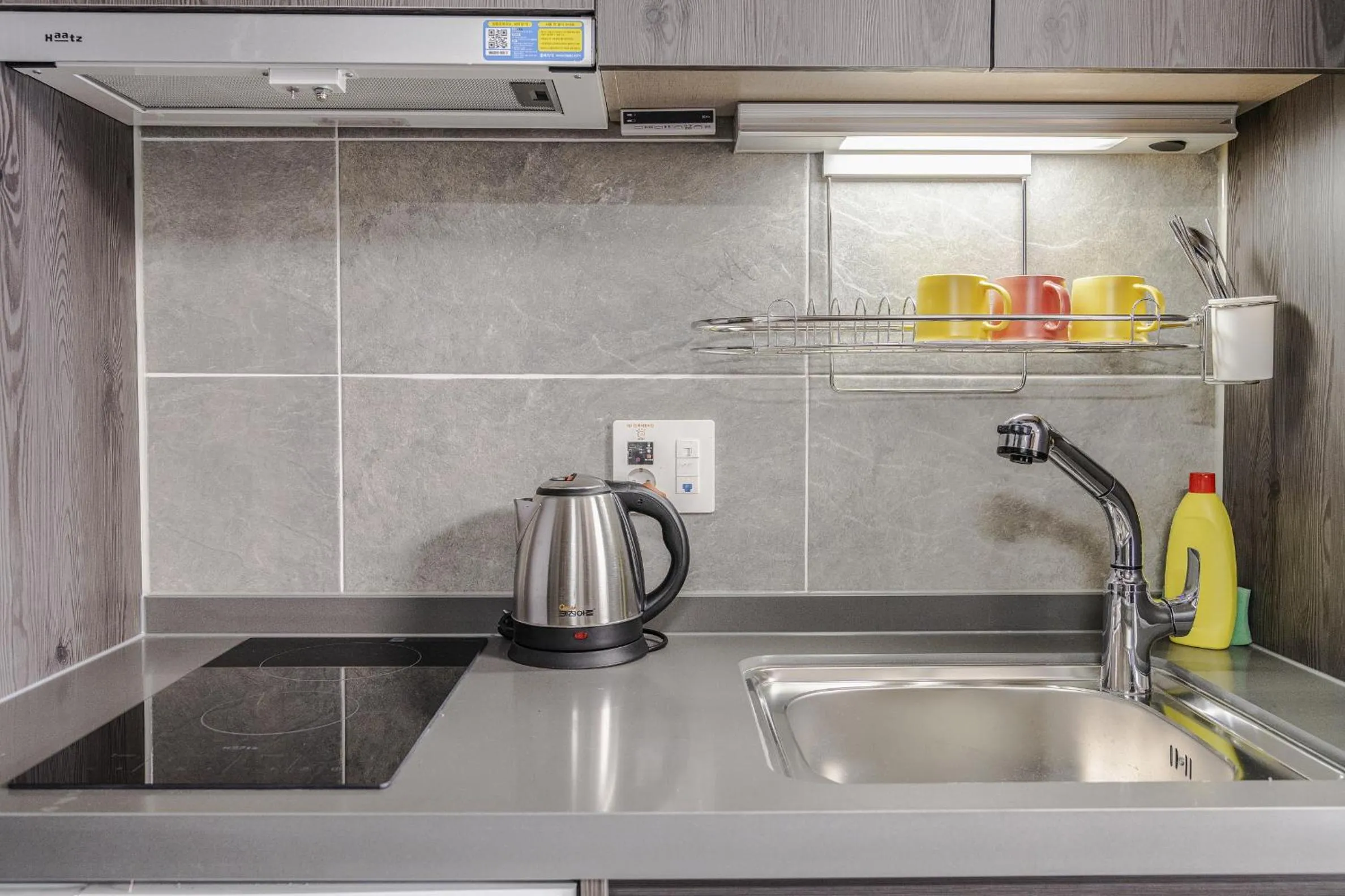 Kitchen or kitchenette in Golden Planet Hotel