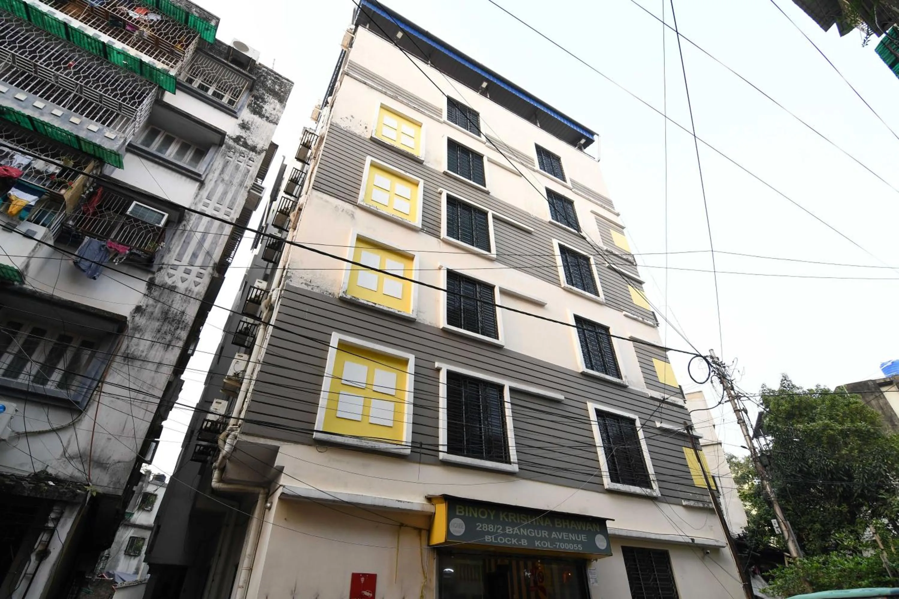 Facade/entrance in Super OYO 82026 BANGUR INN