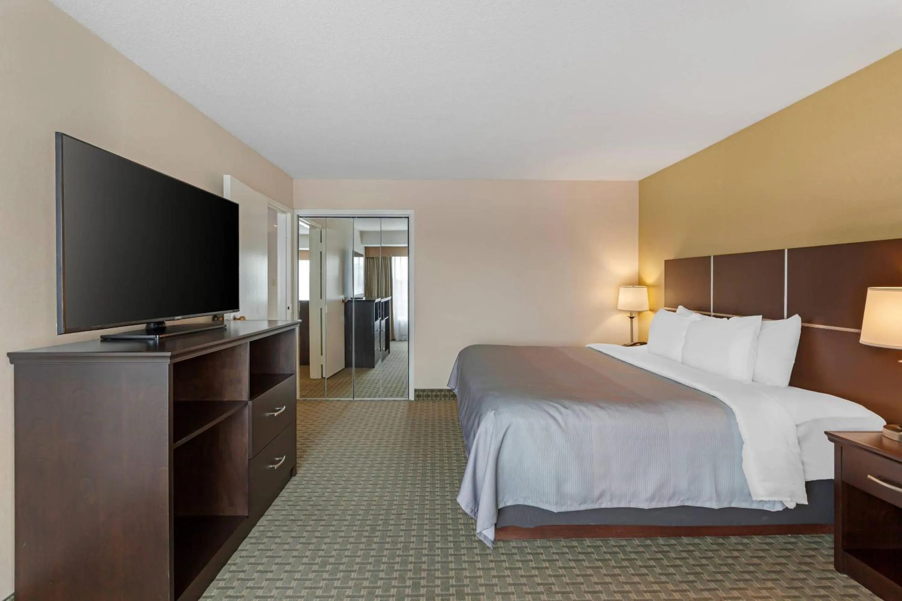 Bedroom, Bed in Quality Inn & Suites