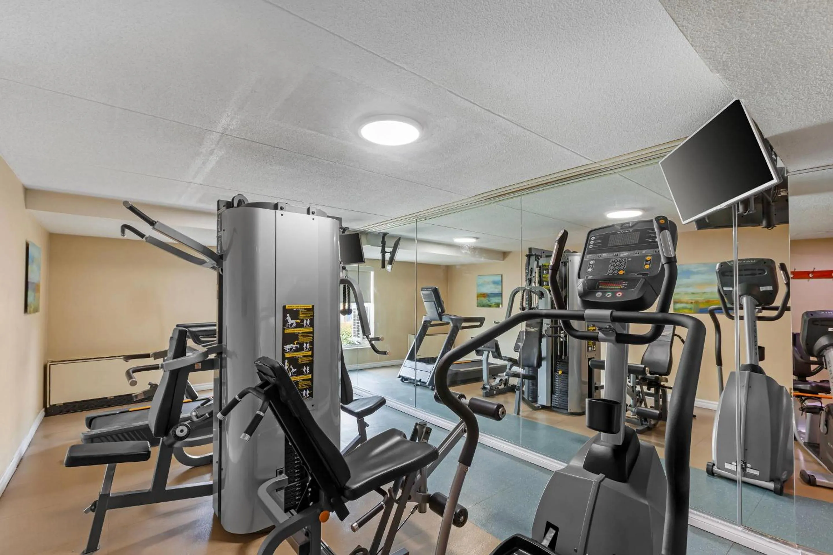 Fitness centre/facilities in Quality Inn & Suites