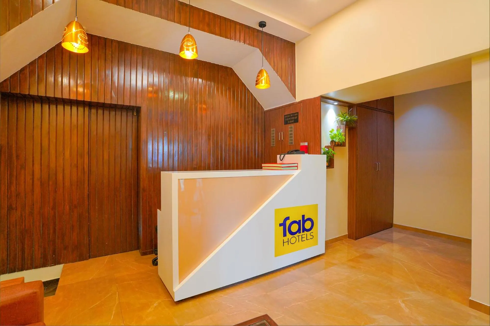 Lobby or reception in FabExpress Colaba Grand
