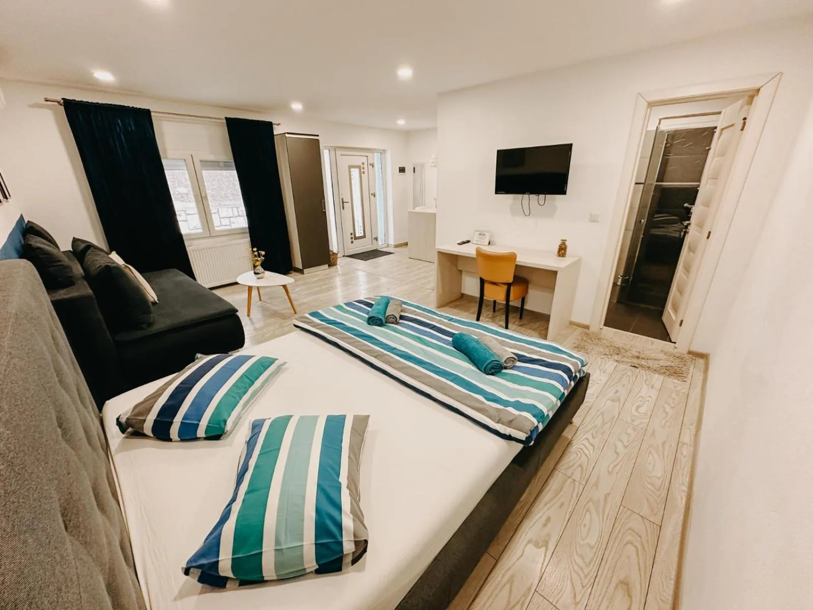 Bed in Marcos Apartments Victoriei - self check-in