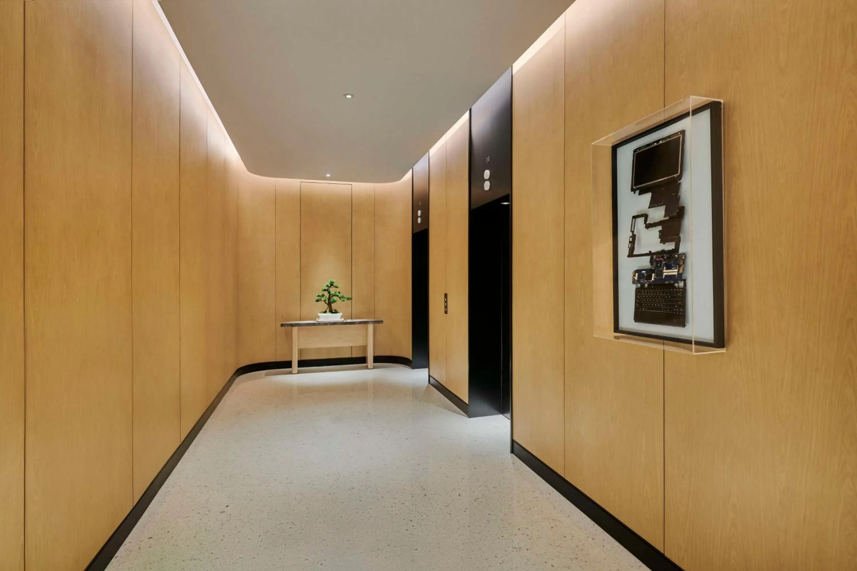 elevator in DoubleTree by Hilton Shenzhen Airport Residences