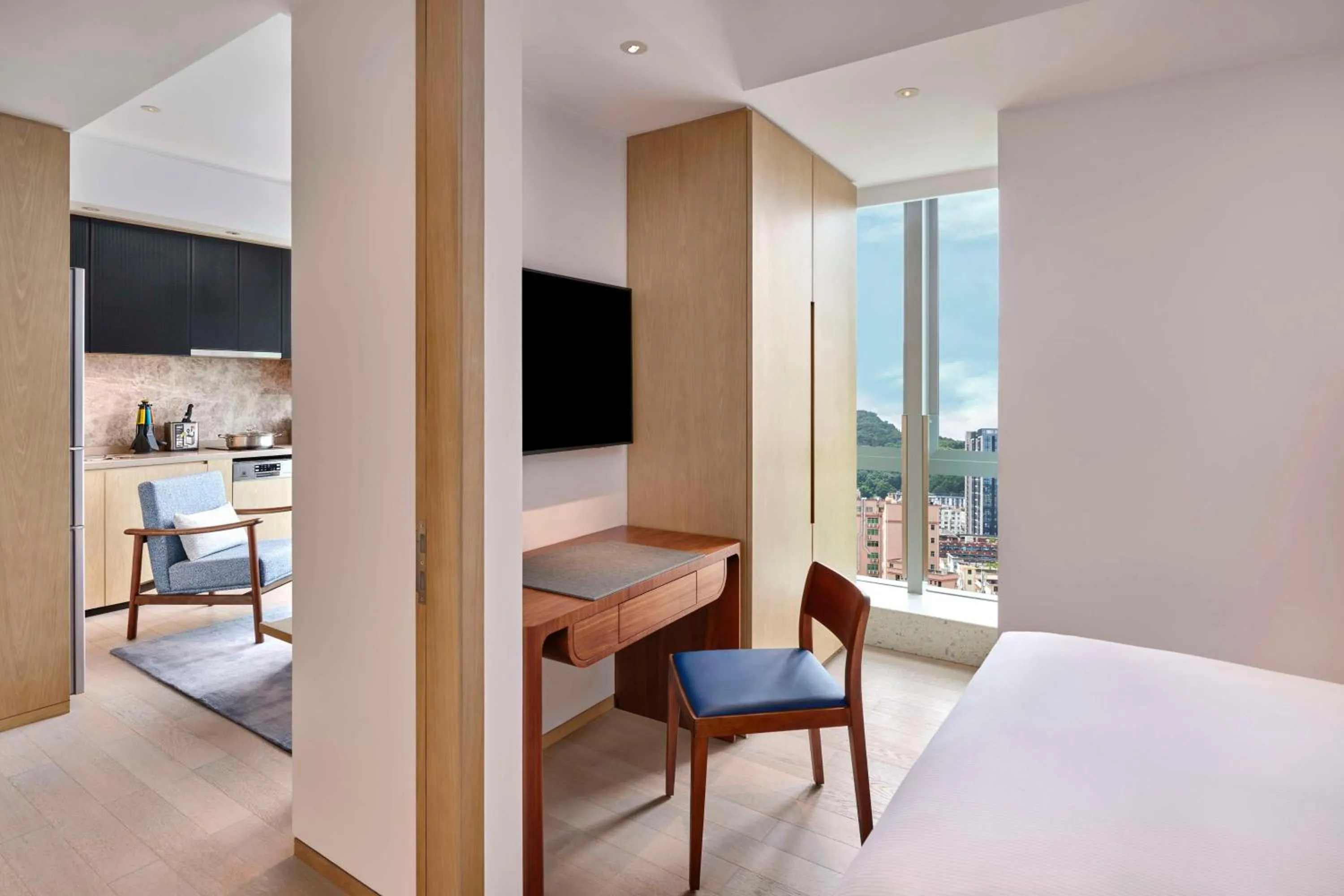 Bedroom, Bed in DoubleTree by Hilton Shenzhen Airport Residences