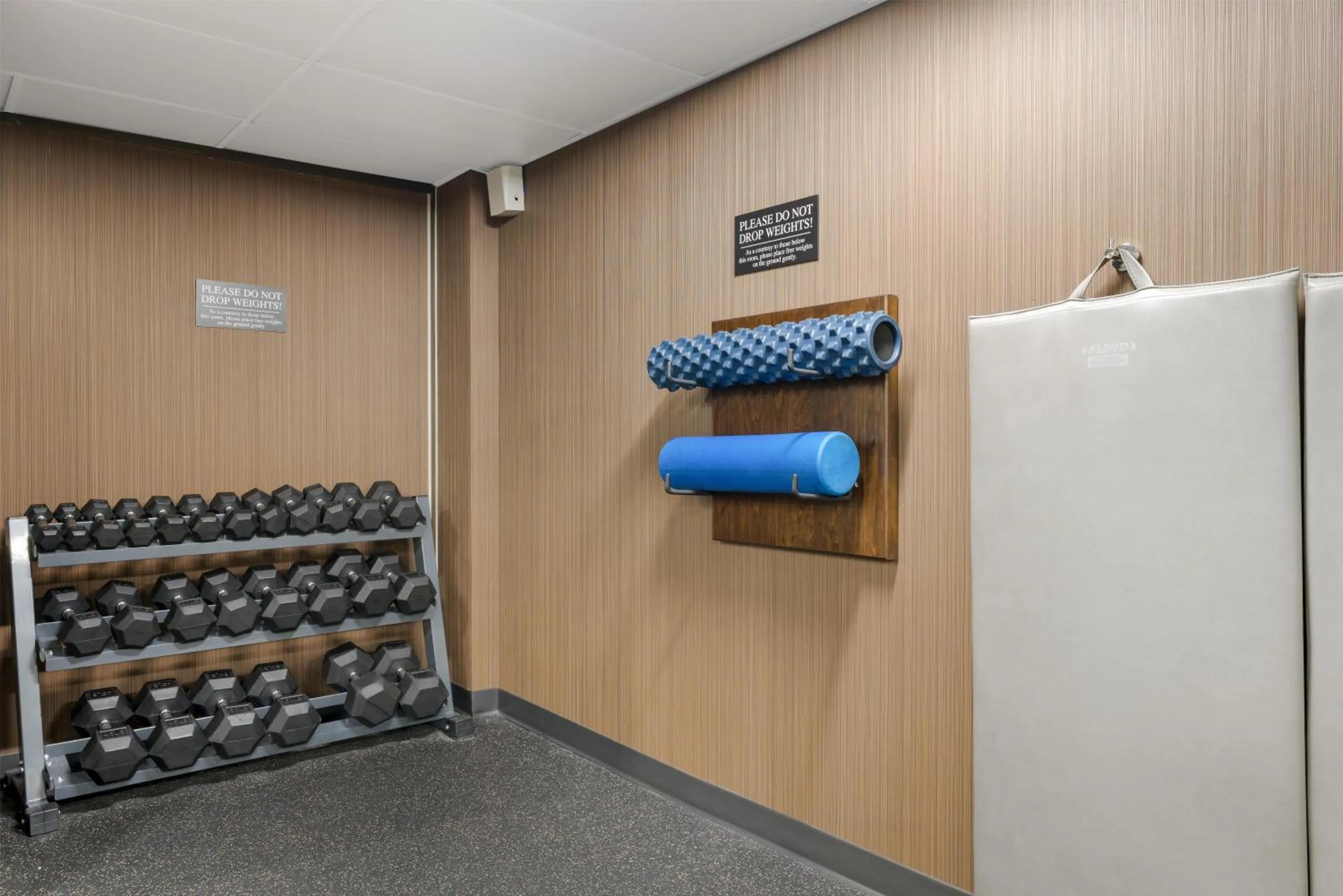 Fitness centre/facilities in BEST WESTERN PLUS Carlton Plaza Hotel