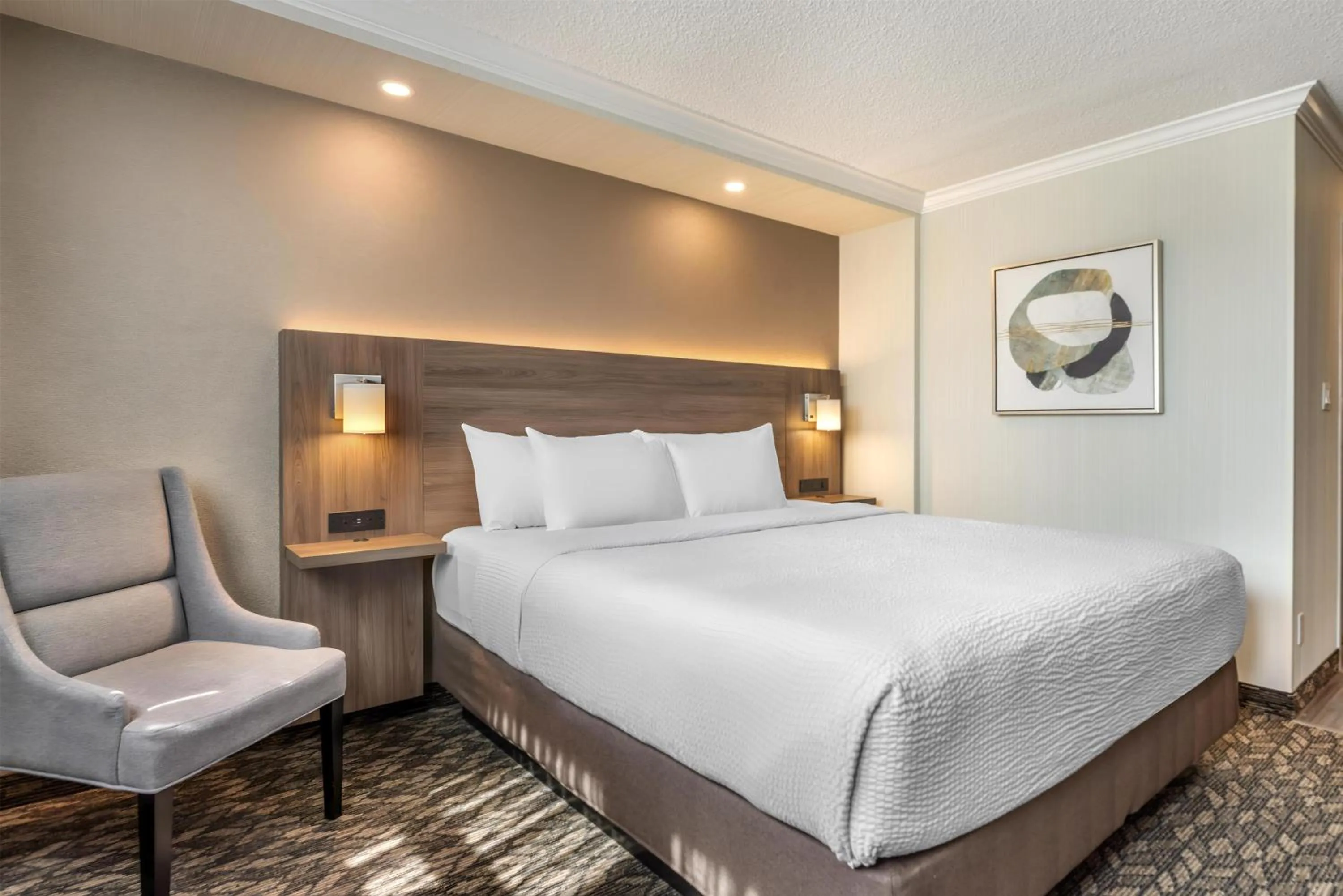 Bedroom, Bed in BEST WESTERN PLUS Carlton Plaza Hotel