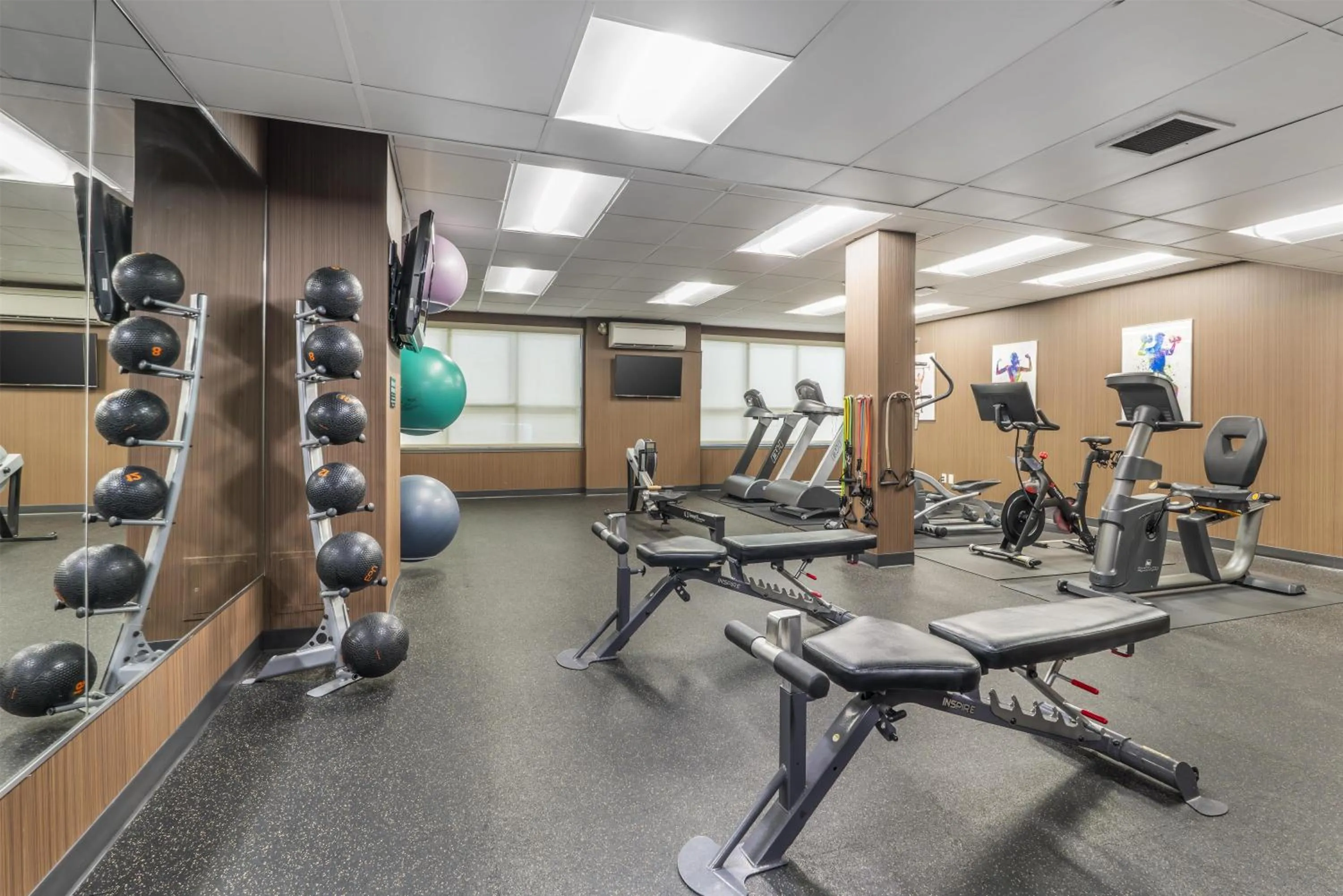 Fitness centre/facilities in BEST WESTERN PLUS Carlton Plaza Hotel