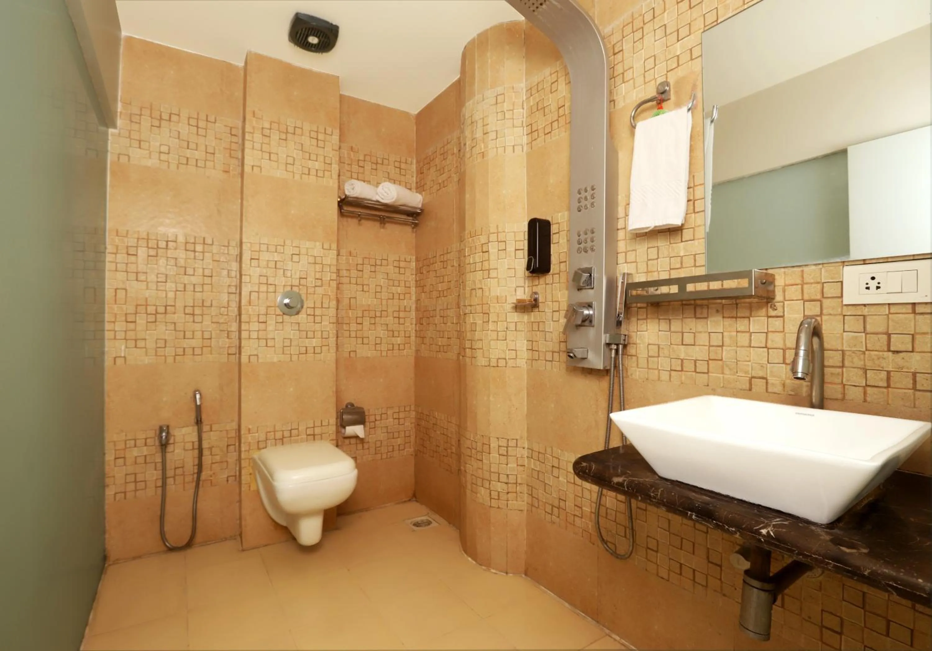 Bathroom in Hotel Elite Continental- Near Mumbai International Airport Andheri East