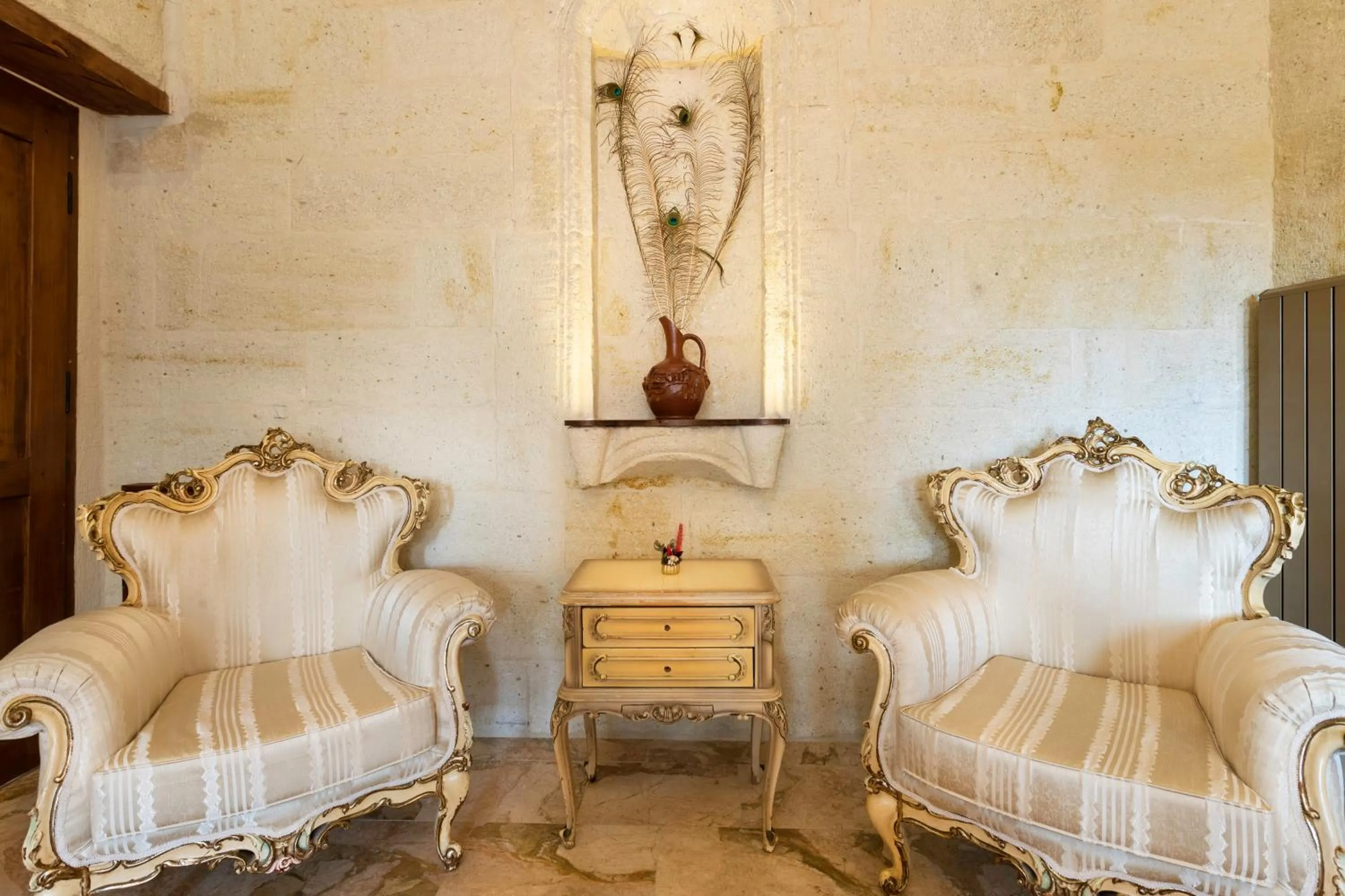 Seating area in House 1938 Special Cave Hotel