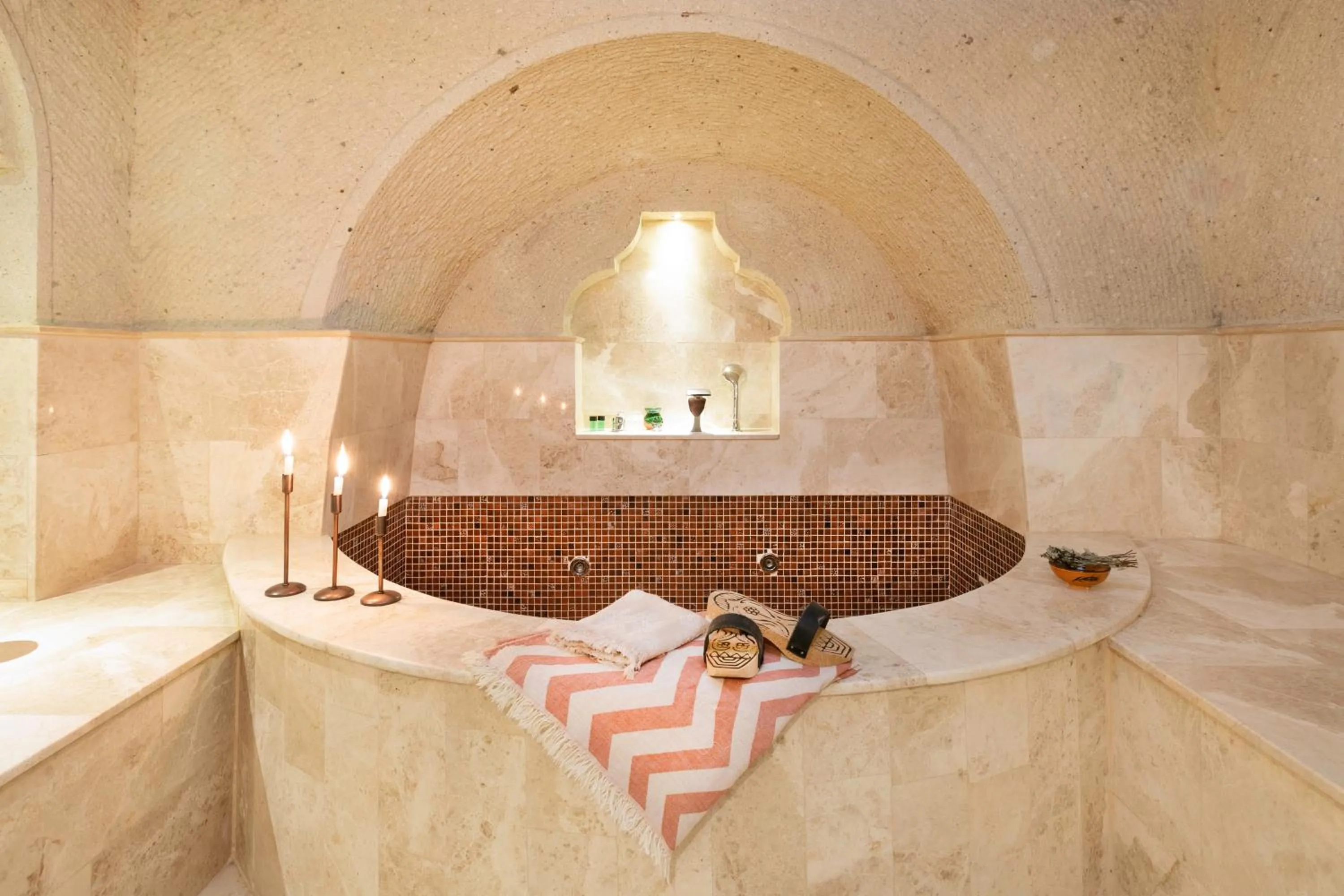 Hot Tub in House 1938 Special Cave Hotel