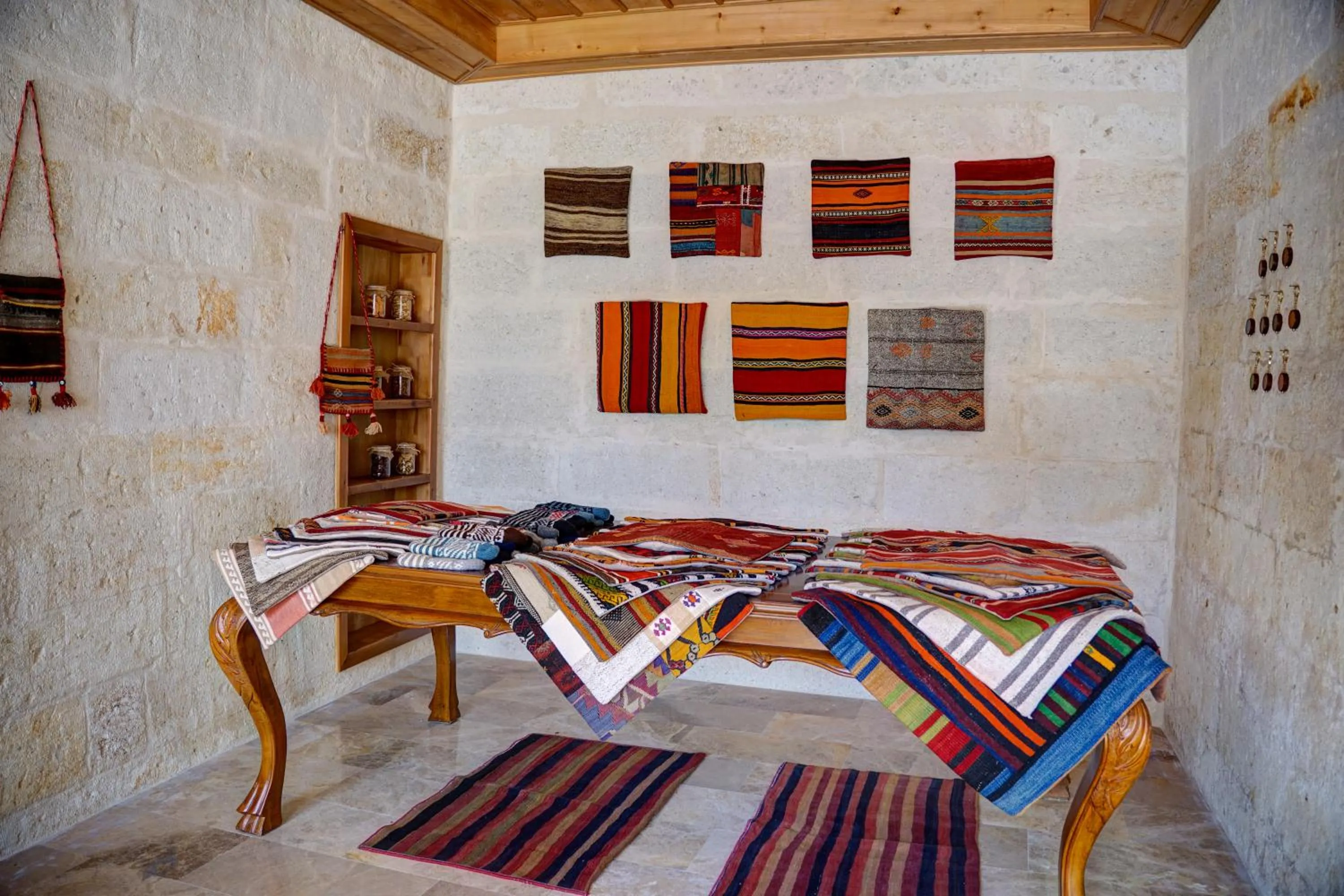 On-site shops in House 1938 Special Cave Hotel