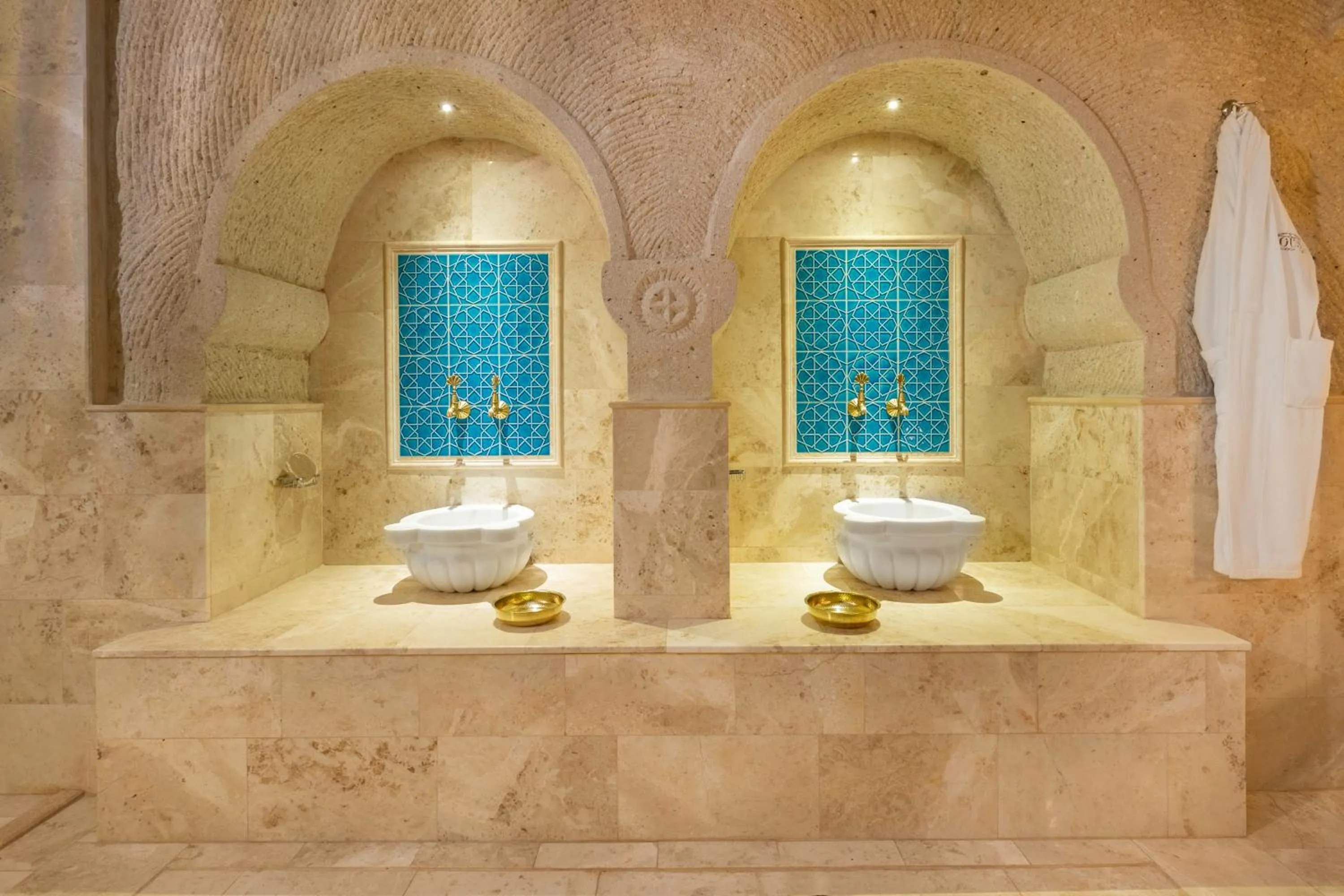 Bathroom in House 1938 Special Cave Hotel